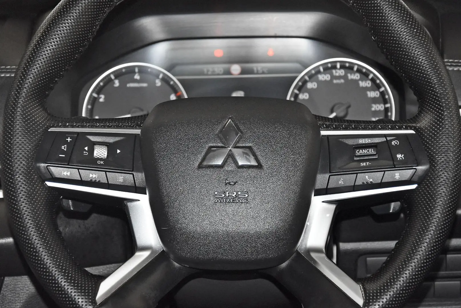 2023 Mitsubishi Outlander Gallery Image 16