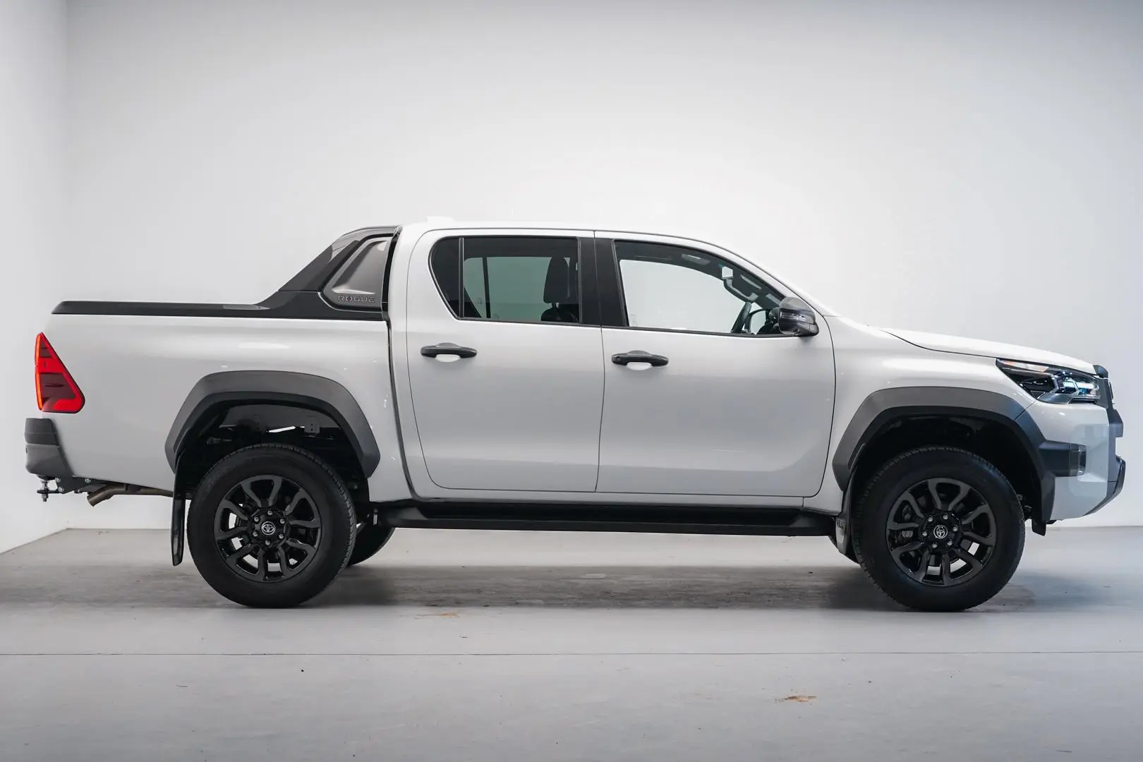2024 Toyota Hilux Gallery Image 2