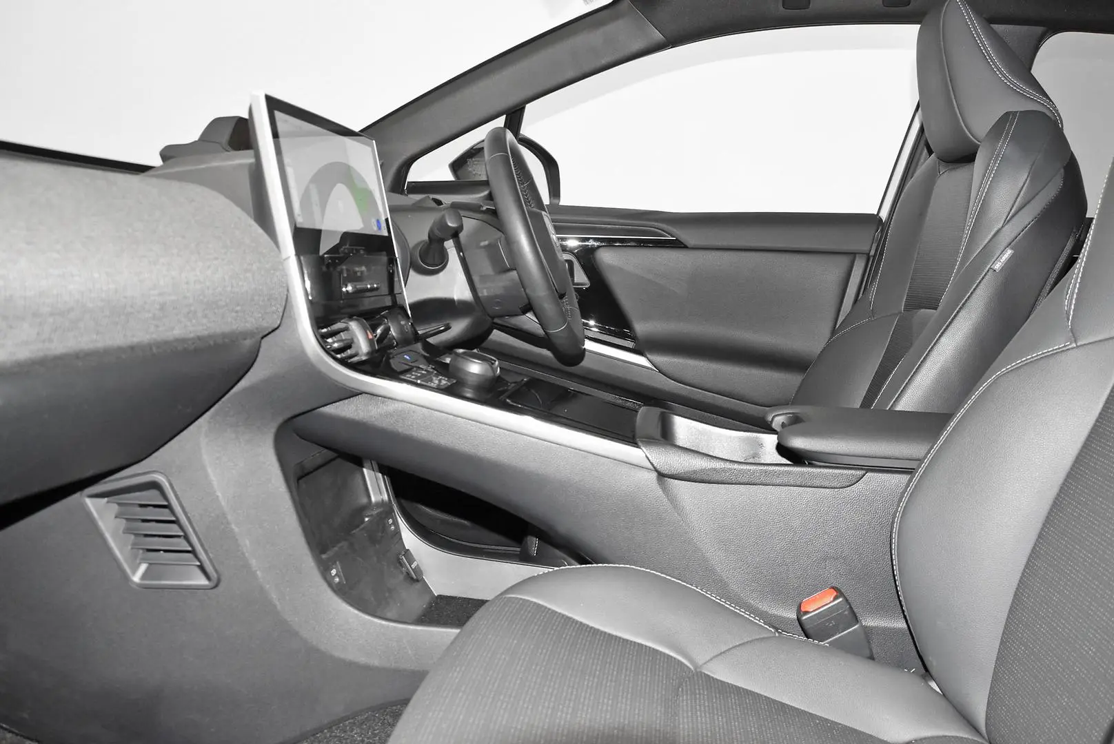 2024 Toyota bZ4X Gallery Image 18