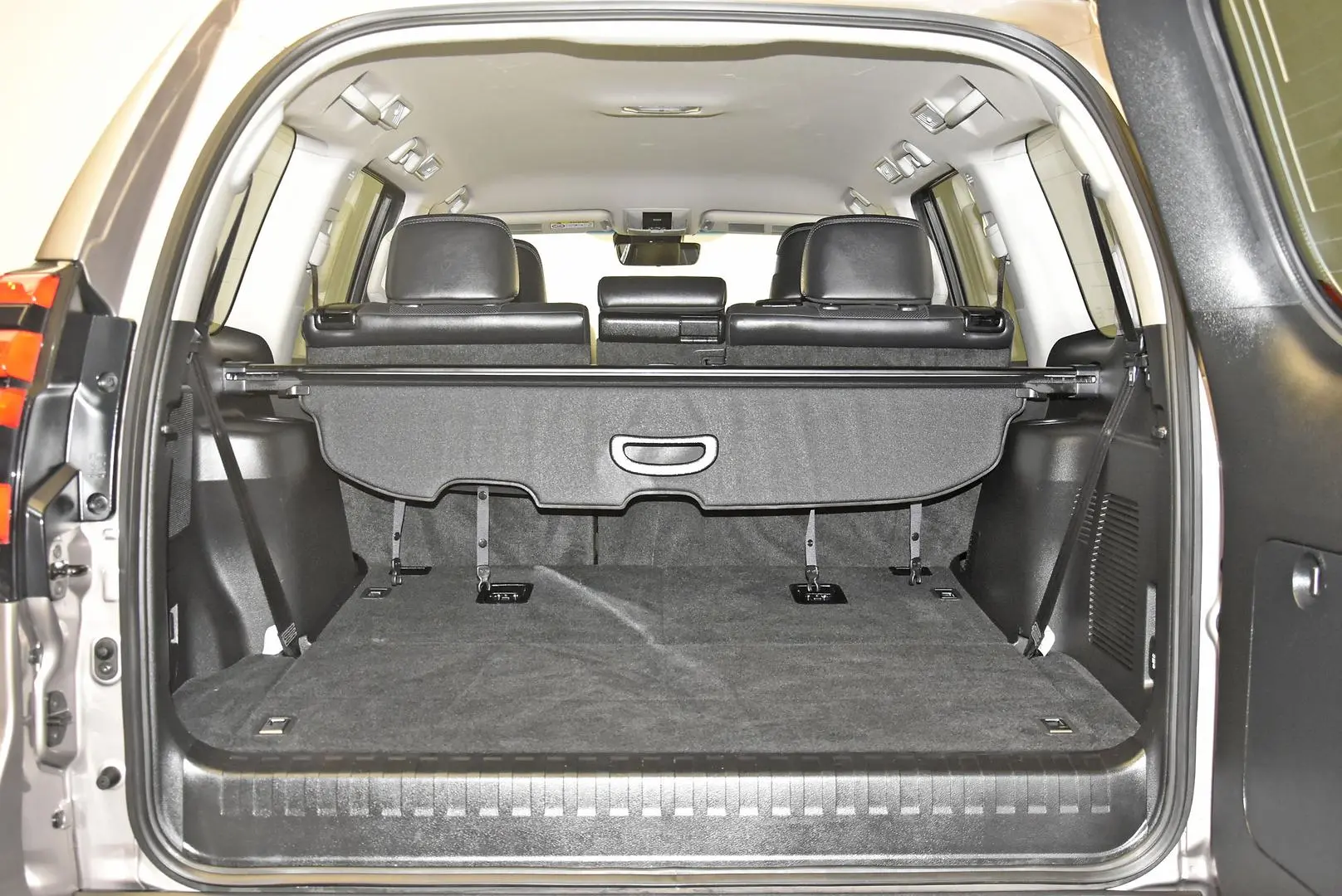 2023 Toyota Landcruiser Prado Gallery Image 19