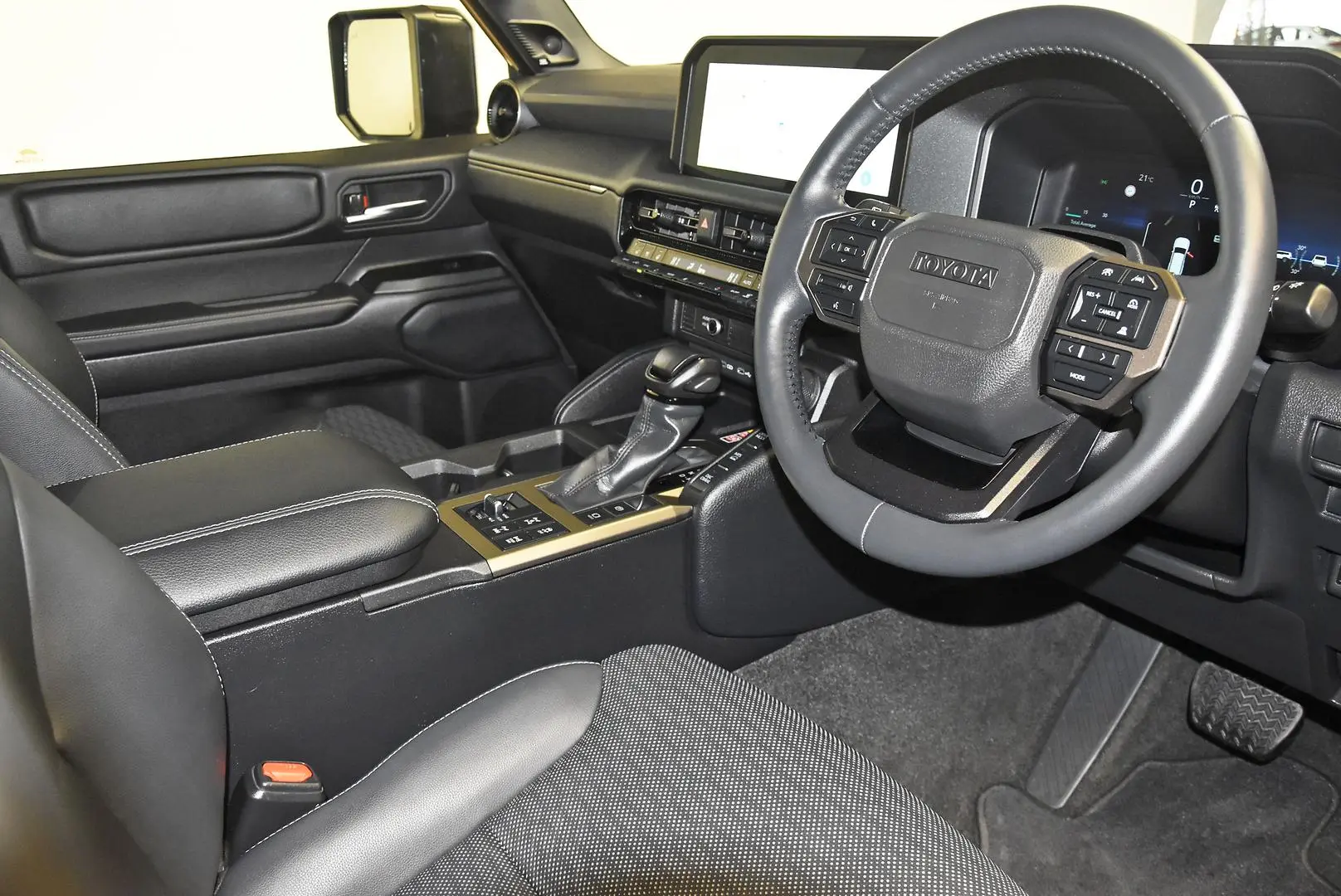 2024 Toyota Landcruiser Prado Gallery Image 8