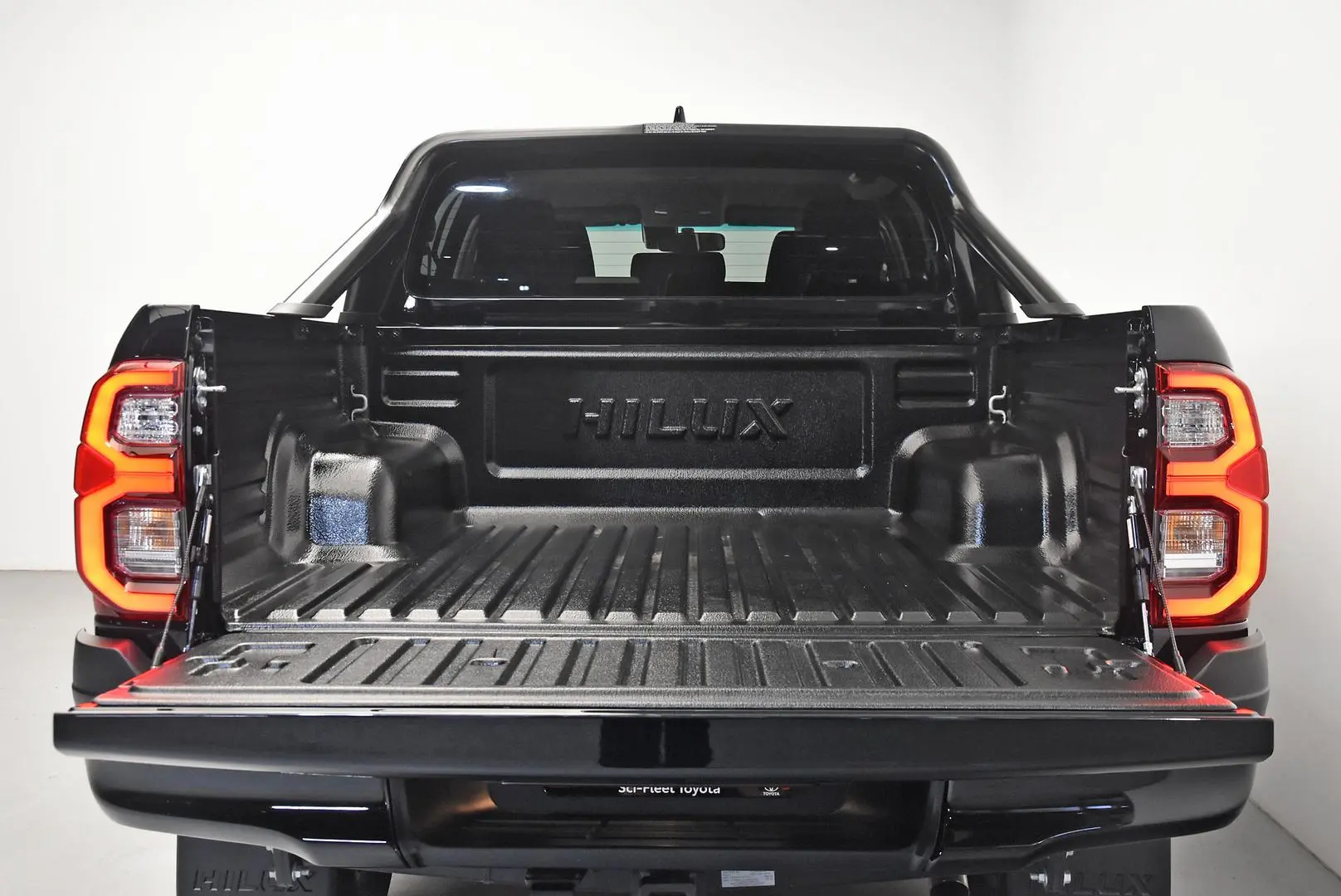 2025 Toyota Hilux Gallery Image 21