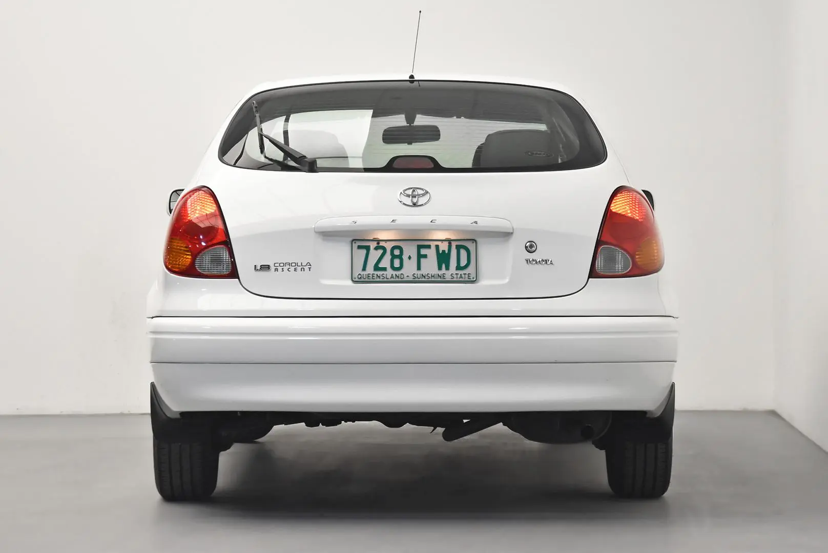 2000 Toyota Corolla Gallery Image 6