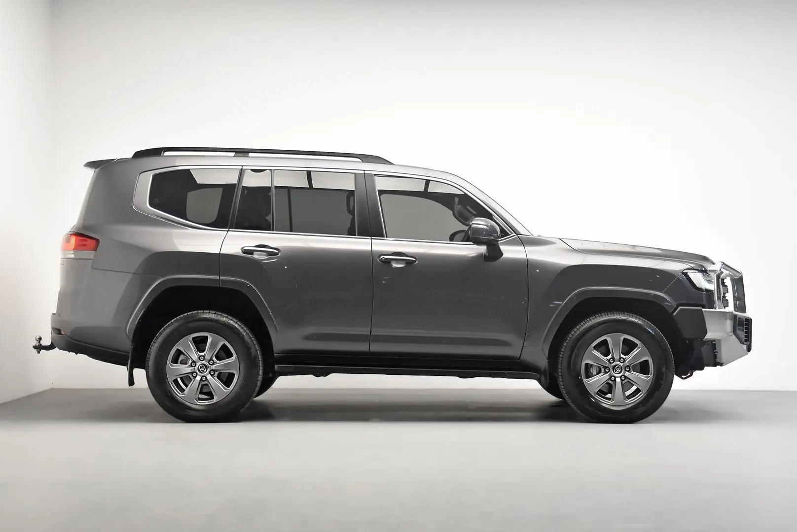 2022 Toyota Landcruiser Gallery Image 3