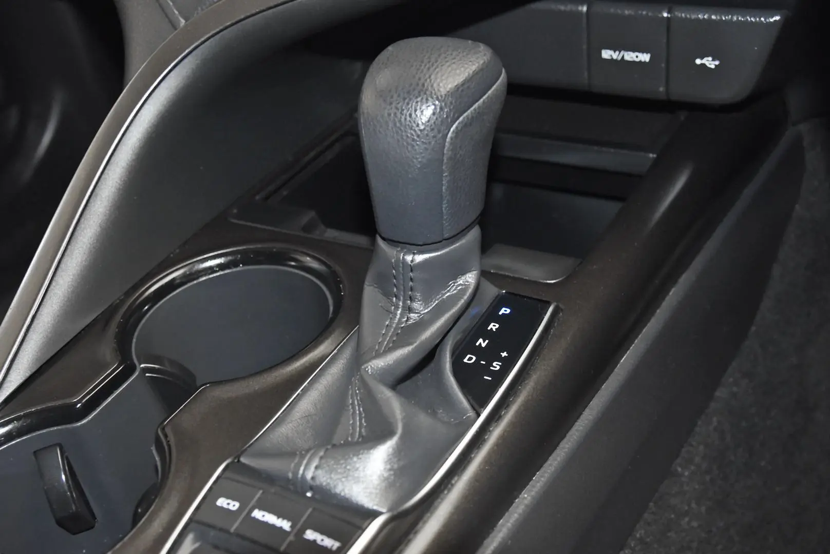 2022 Toyota Camry Gallery Image 13