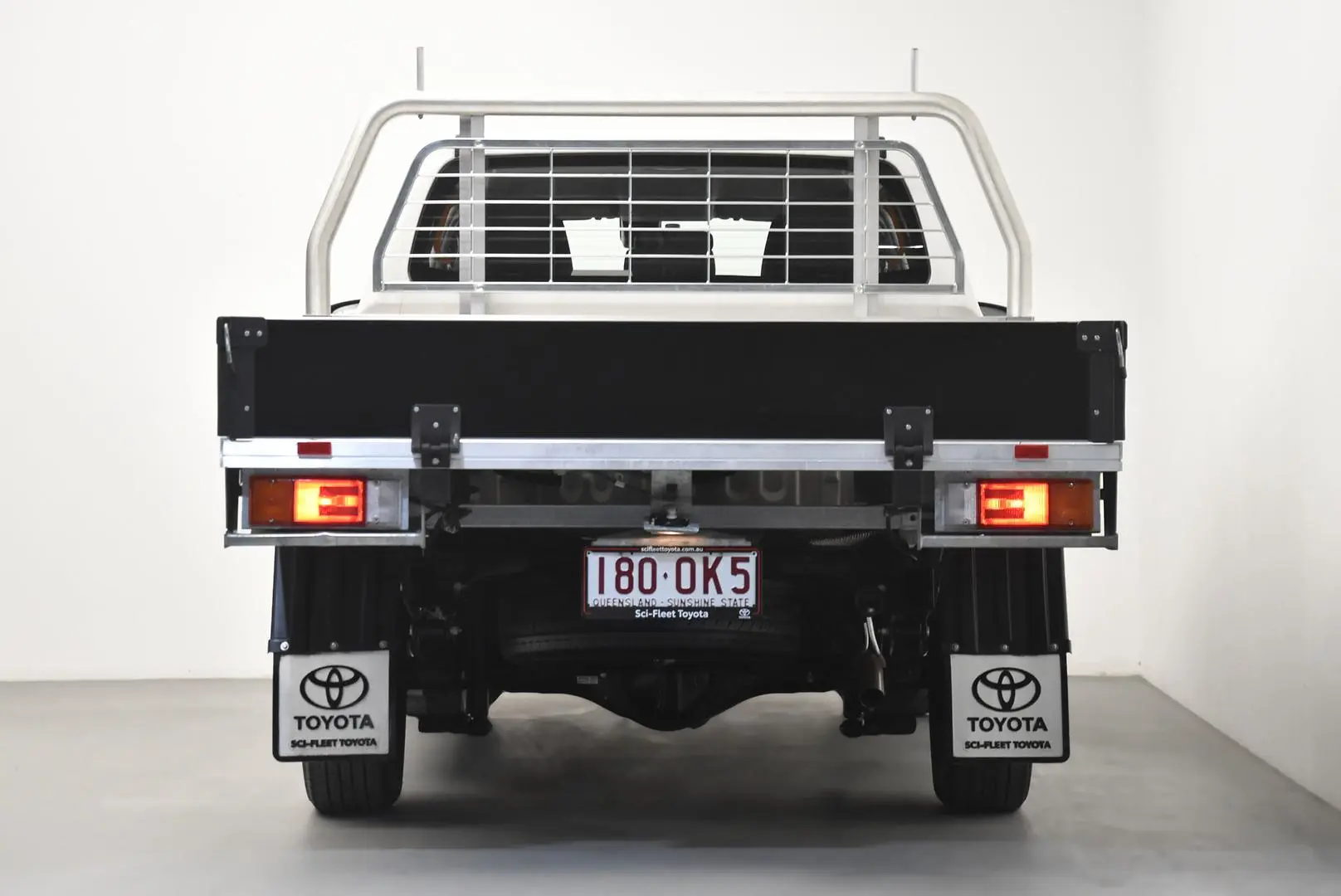 2021 Toyota Hilux Gallery Image 6