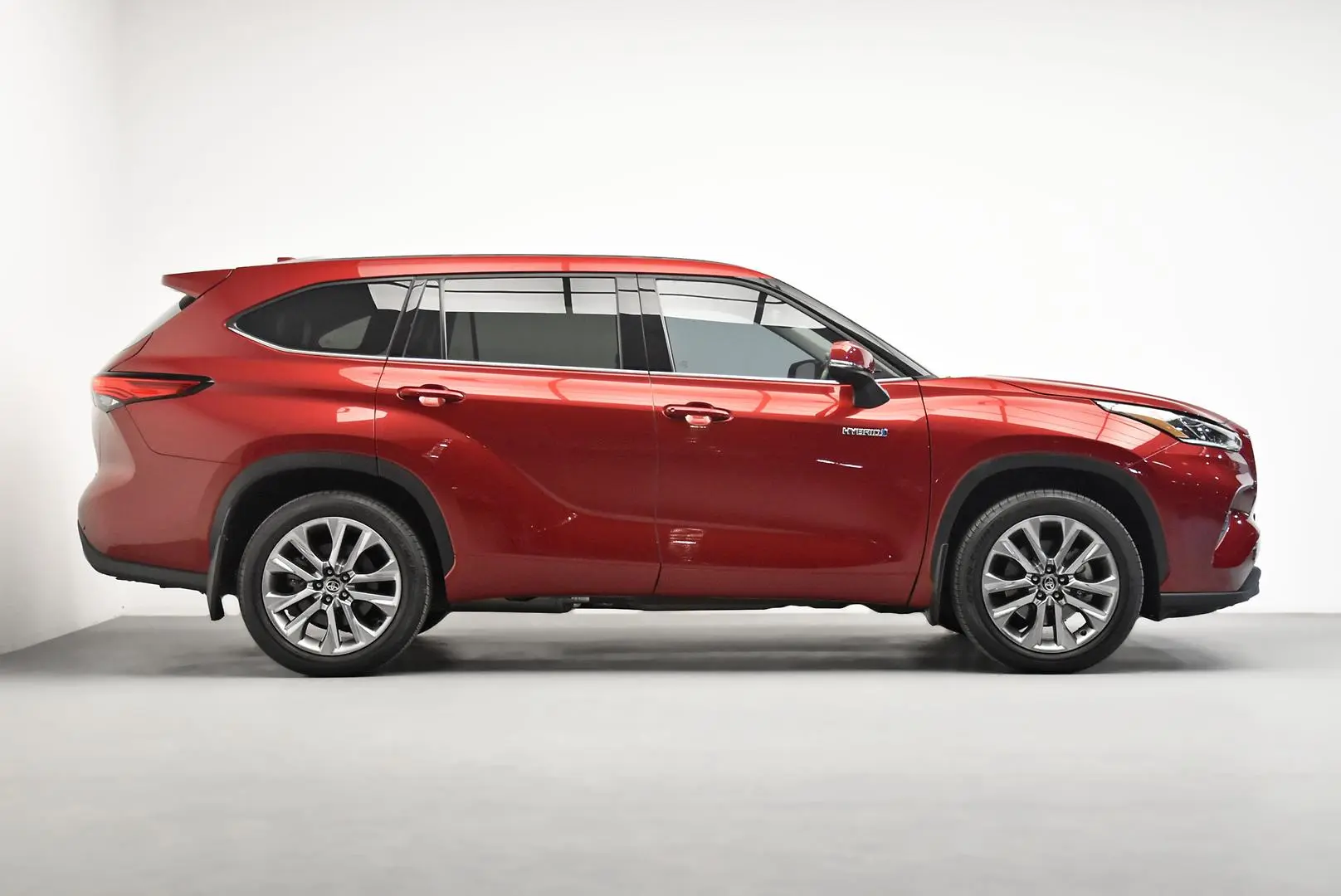 2022 Toyota Kluger Gallery Image 3