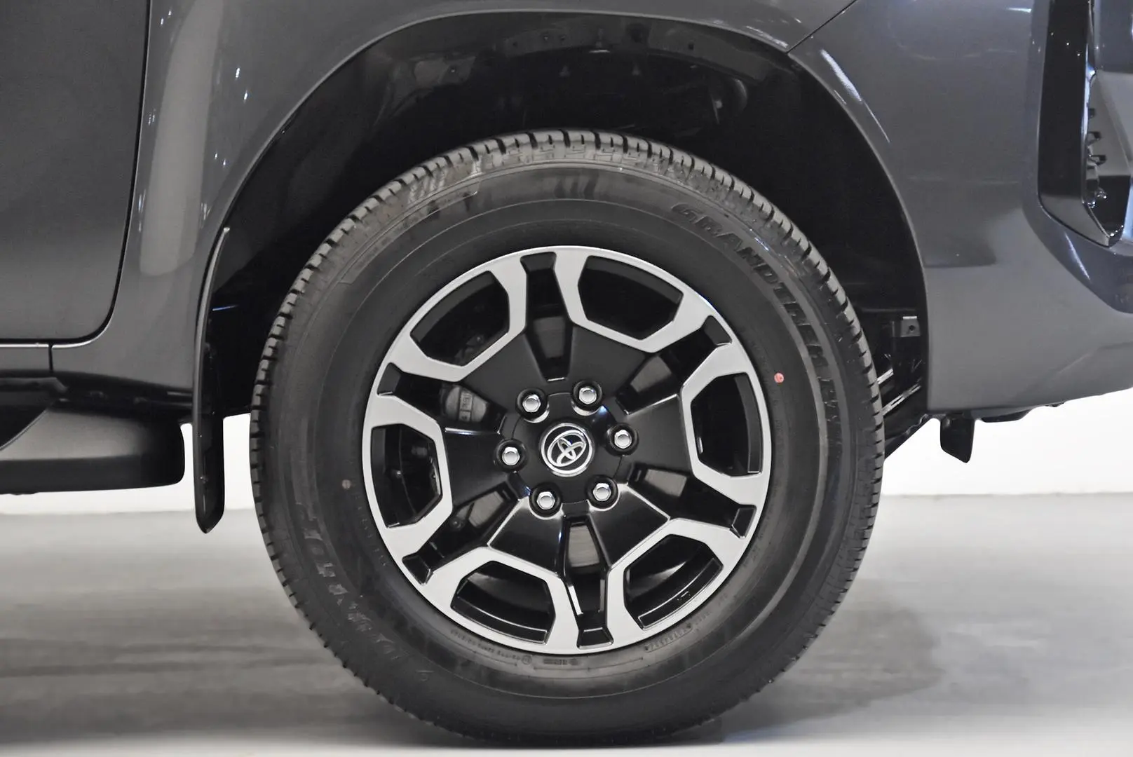 2024 Toyota Hilux Gallery Image 22