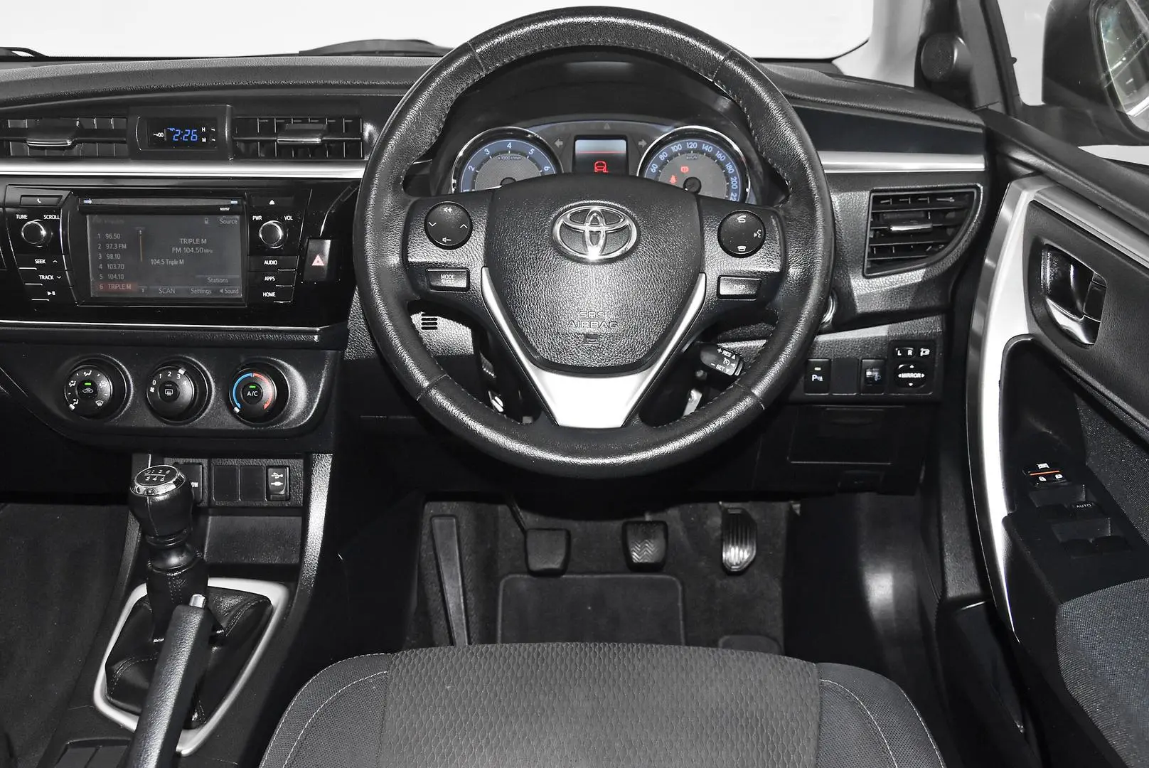 2015 Toyota Corolla Gallery Image 14