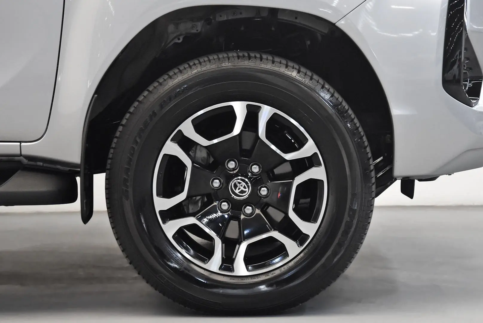 2025 Toyota Hilux Gallery Image 22