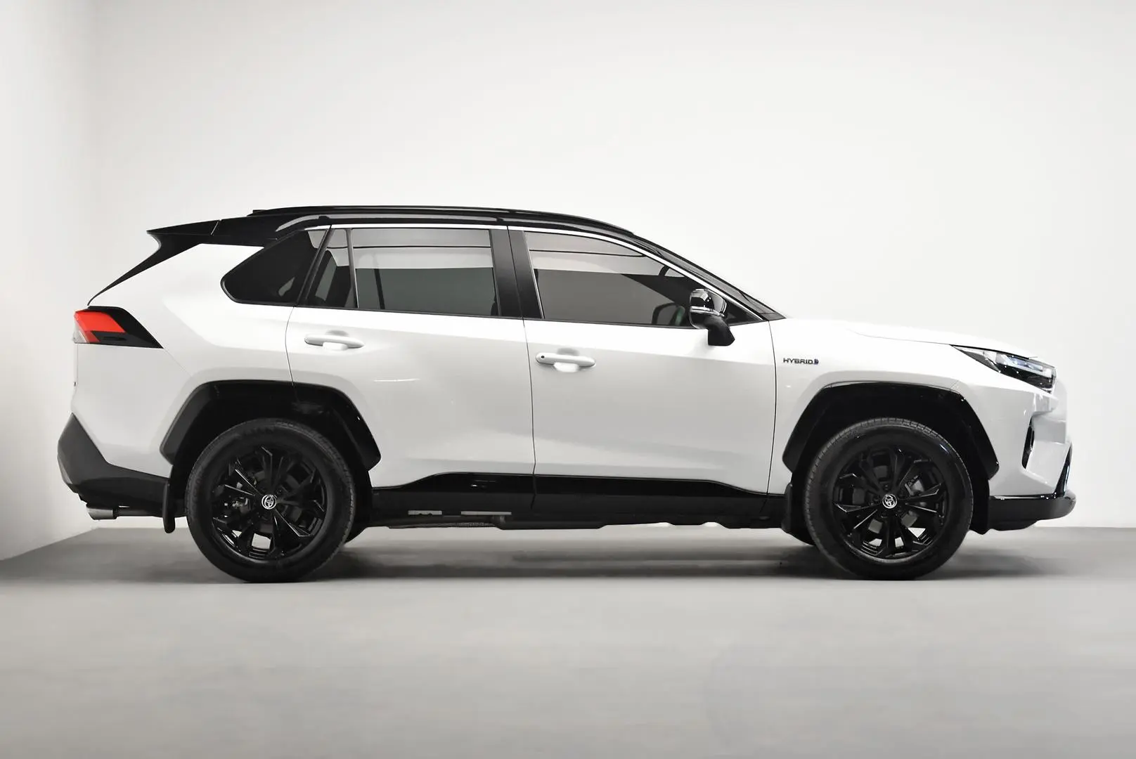2024 Toyota RAV4 Gallery Image 3