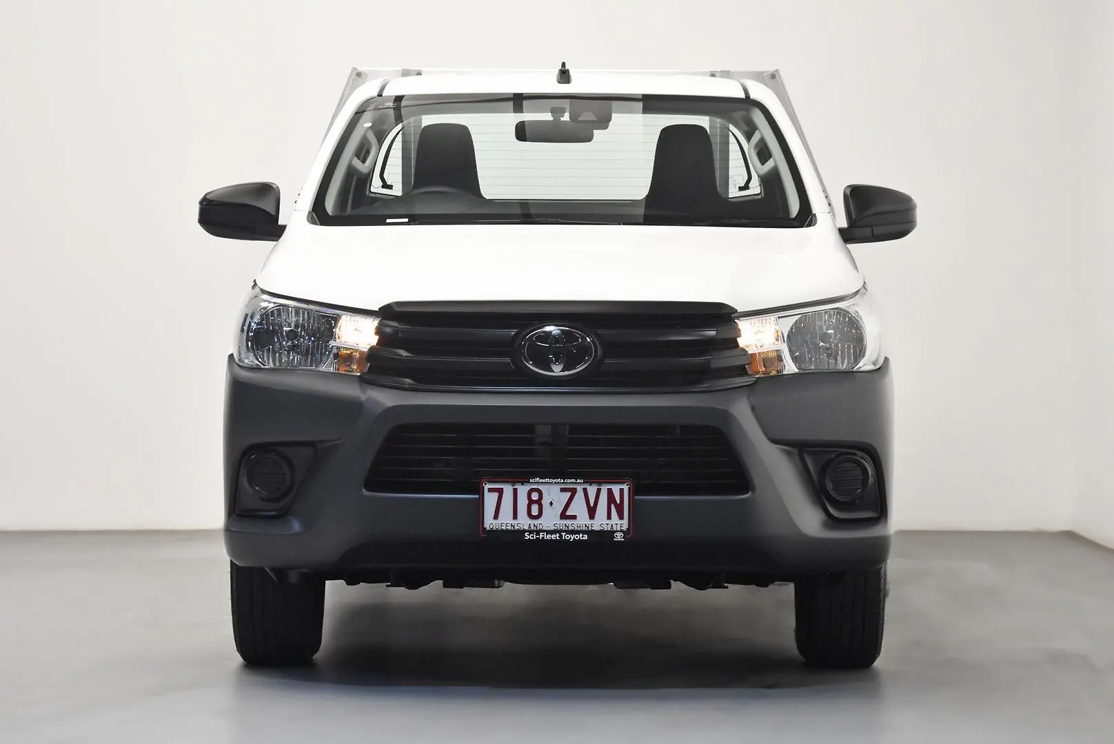 2020 Toyota Hilux Gallery Image 2