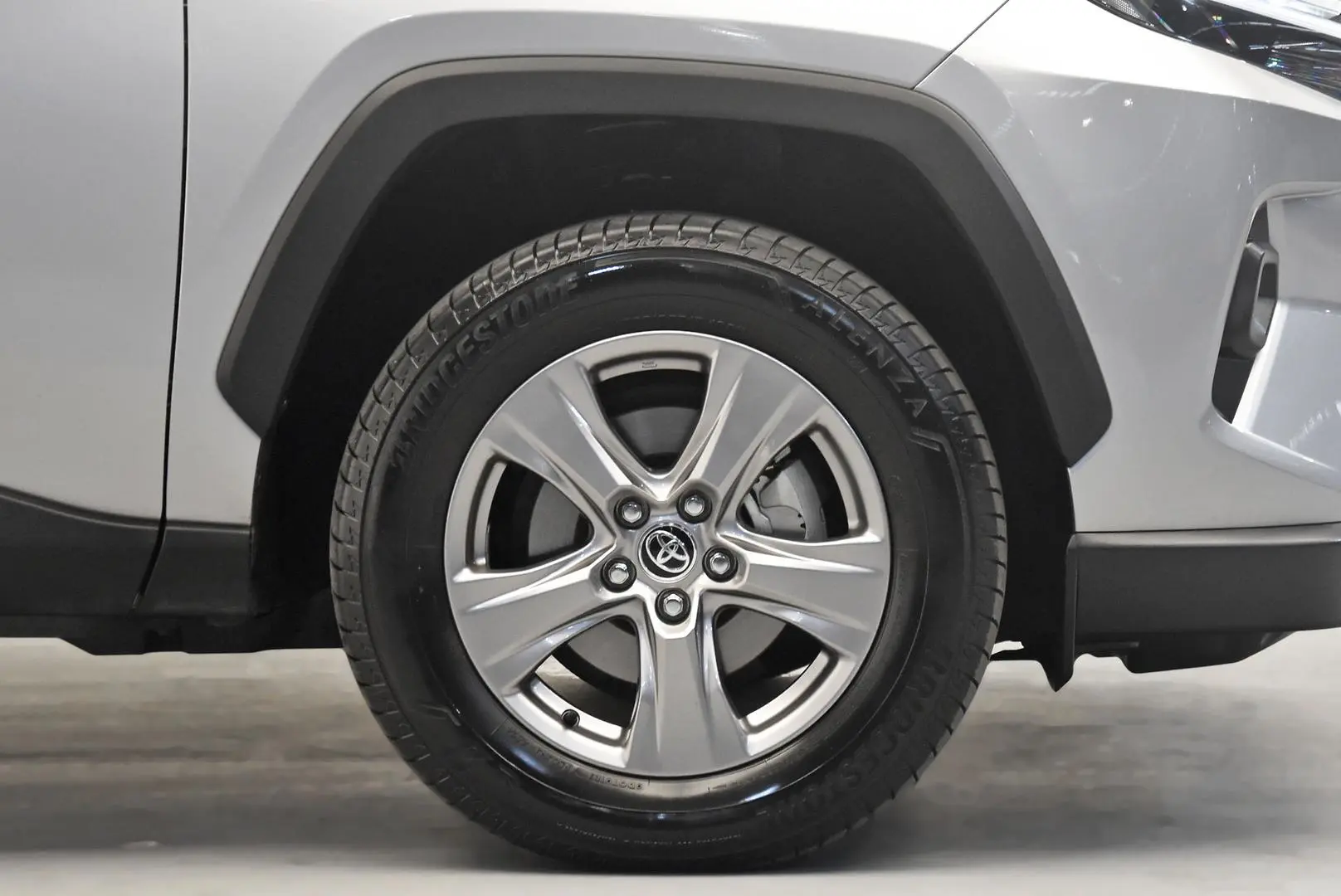 2025 Toyota RAV4 Gallery Image 23