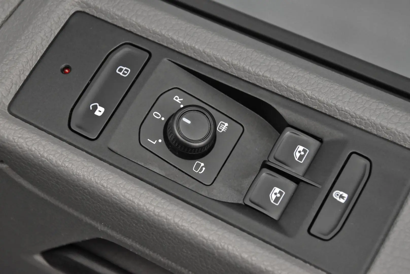 2021 Volkswagen Transporter Gallery Image 9