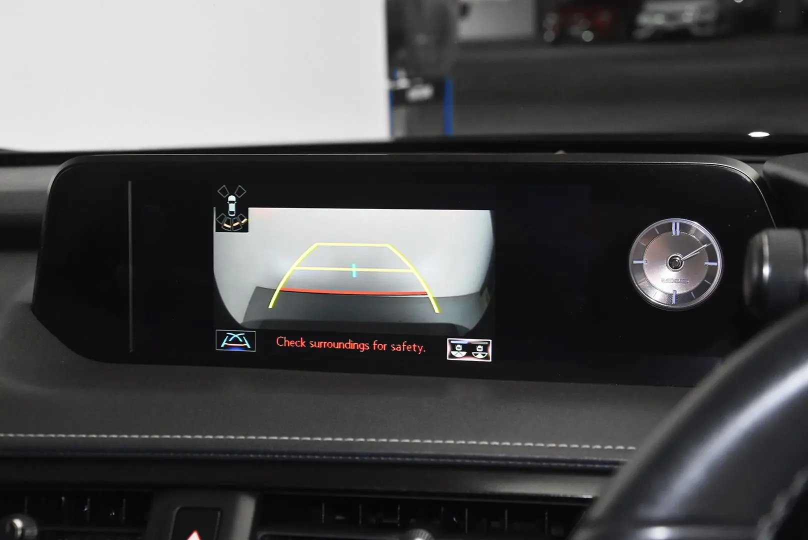 2019 Lexus UX Gallery Image 12