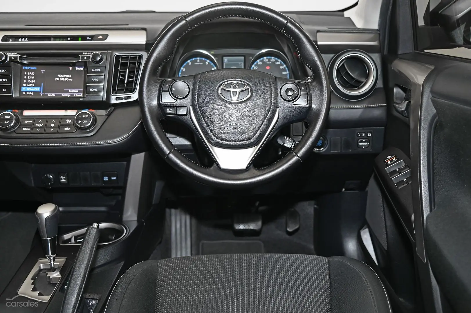 2015 Toyota RAV4 Image 14