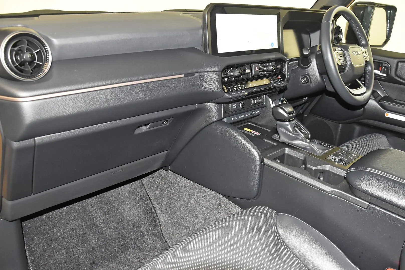 2024 Toyota Landcruiser Prado Gallery Image 17