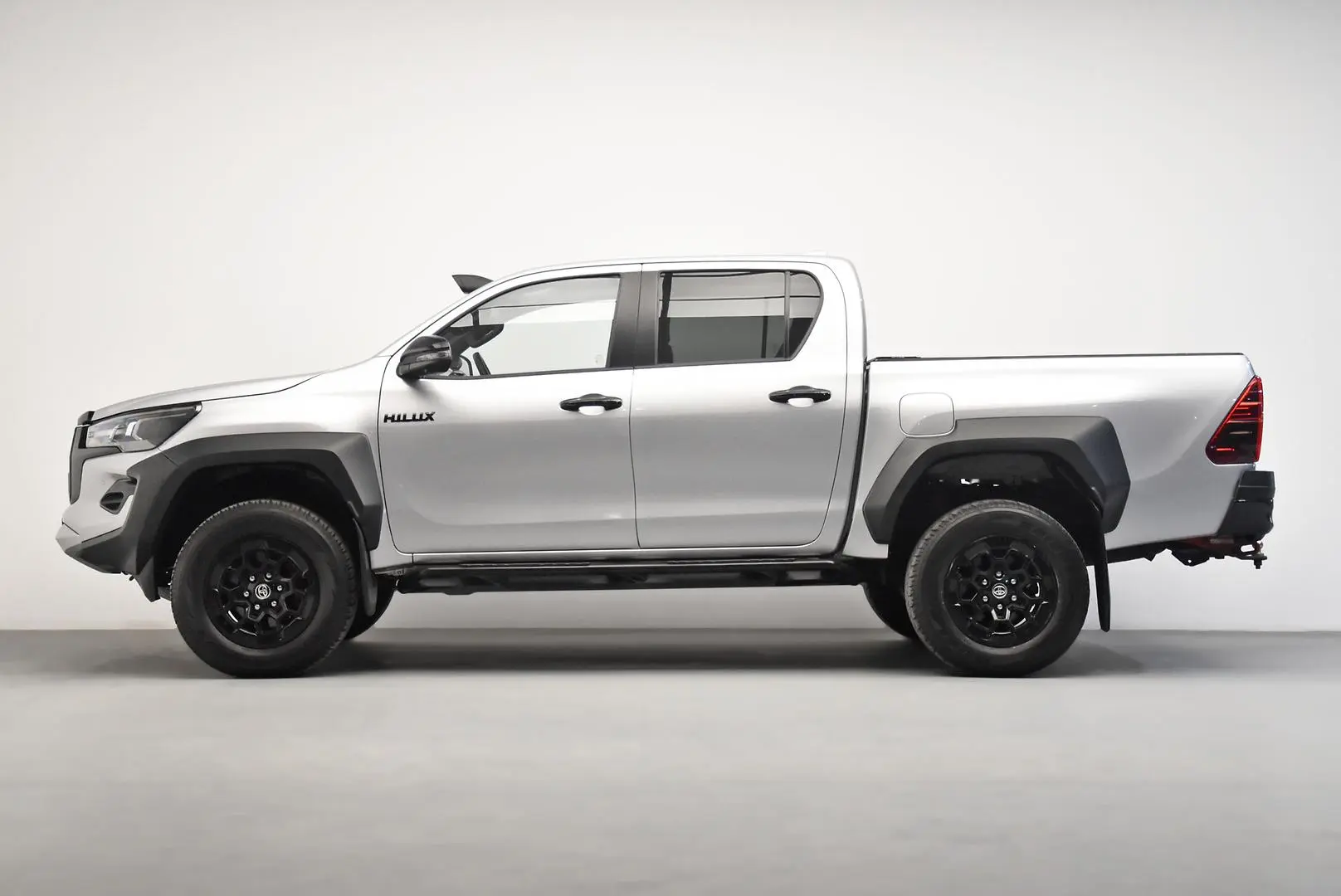 2024 Toyota Hilux Gallery Image 4