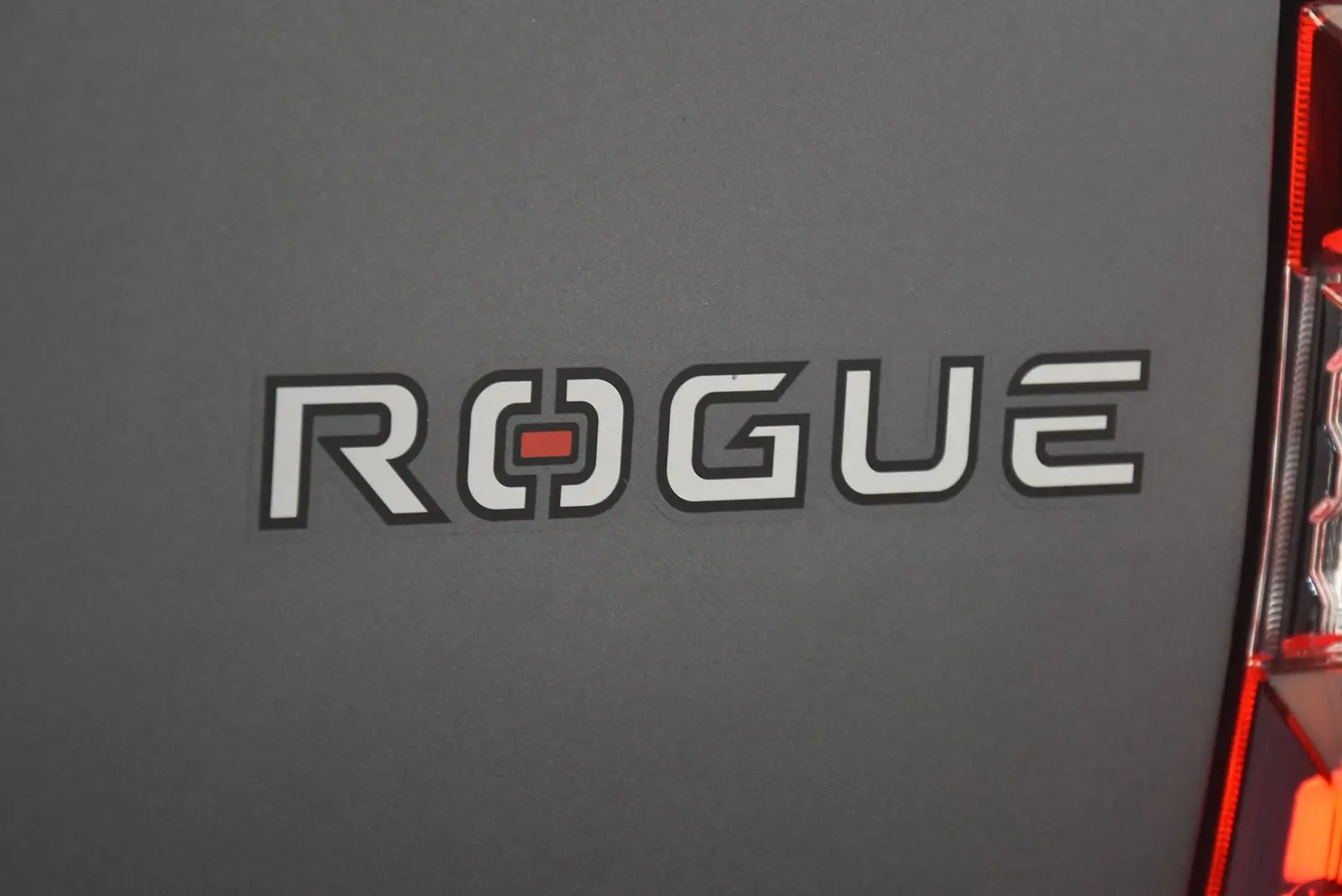 2024 Toyota Hilux Gallery Image 7