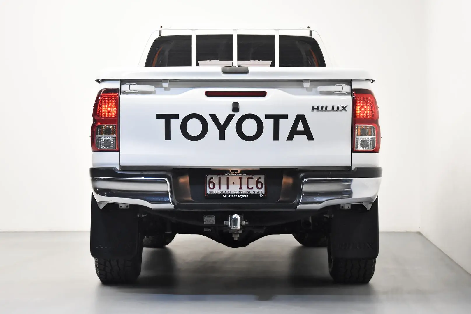 2018 Toyota Hilux Gallery Image 6