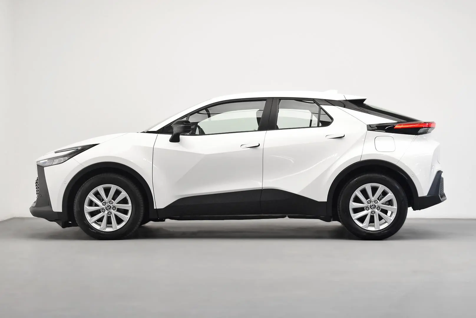 2024 Toyota C-HR Gallery Image 4