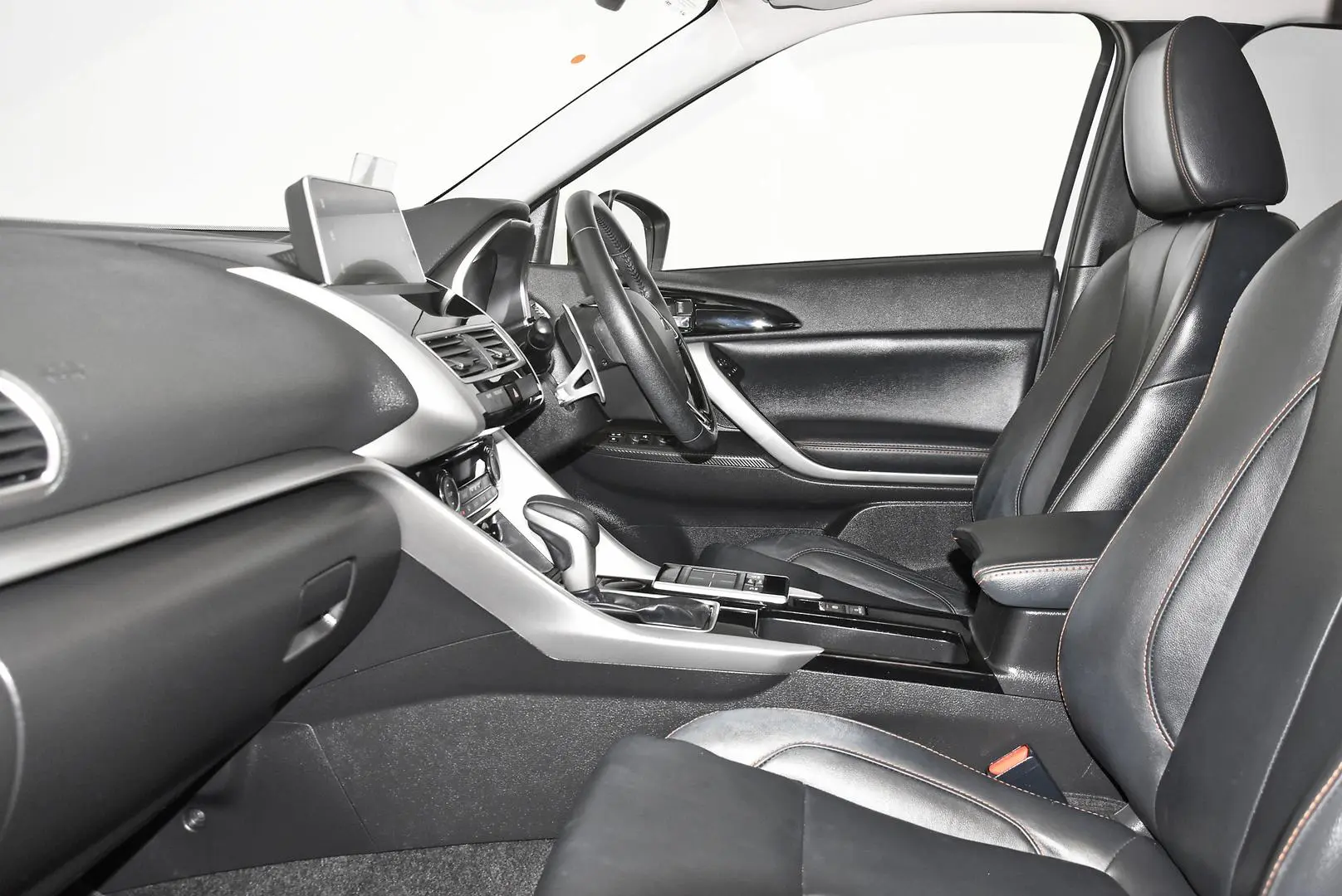 2018 Mitsubishi Eclipse Cross Gallery Image 17