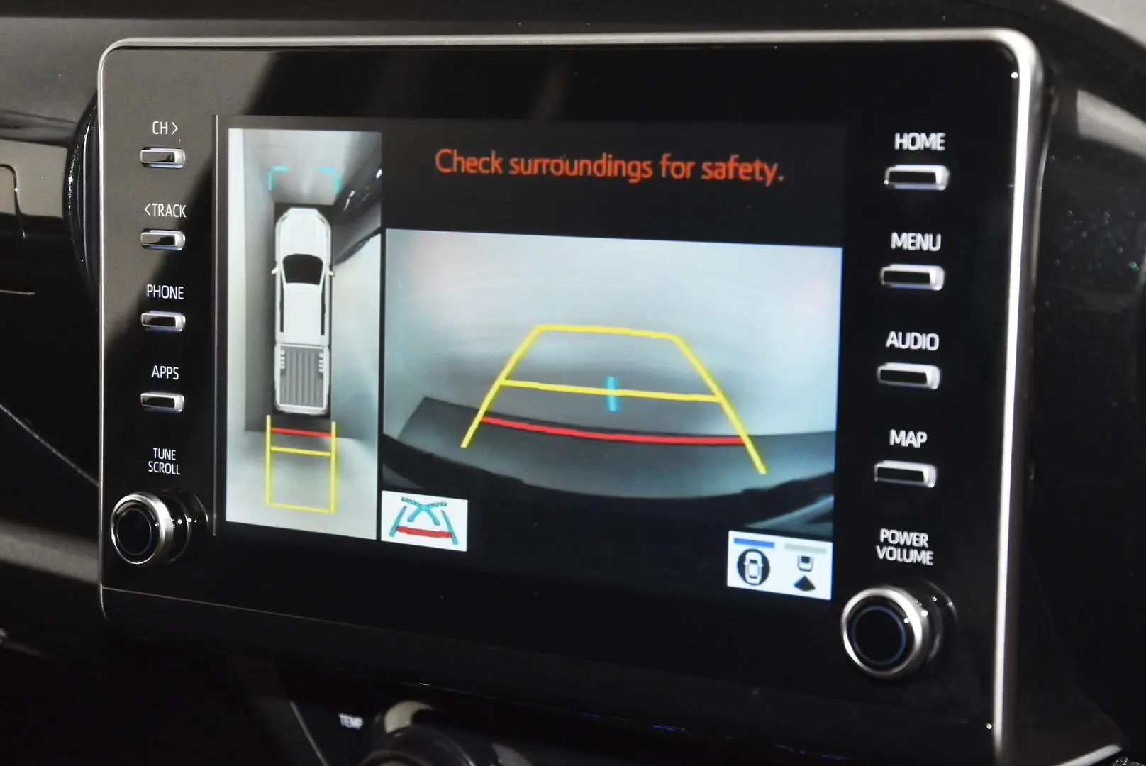 2025 Toyota Hilux Gallery Image 12