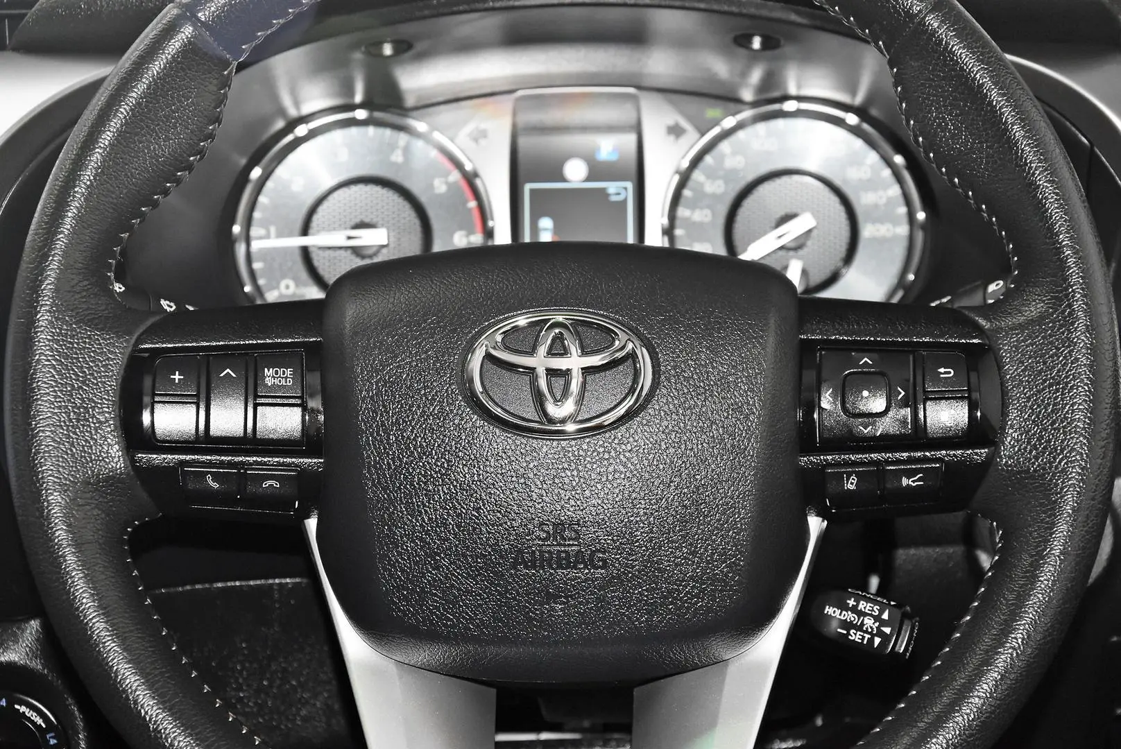 2025 Toyota Hilux Gallery Image 16