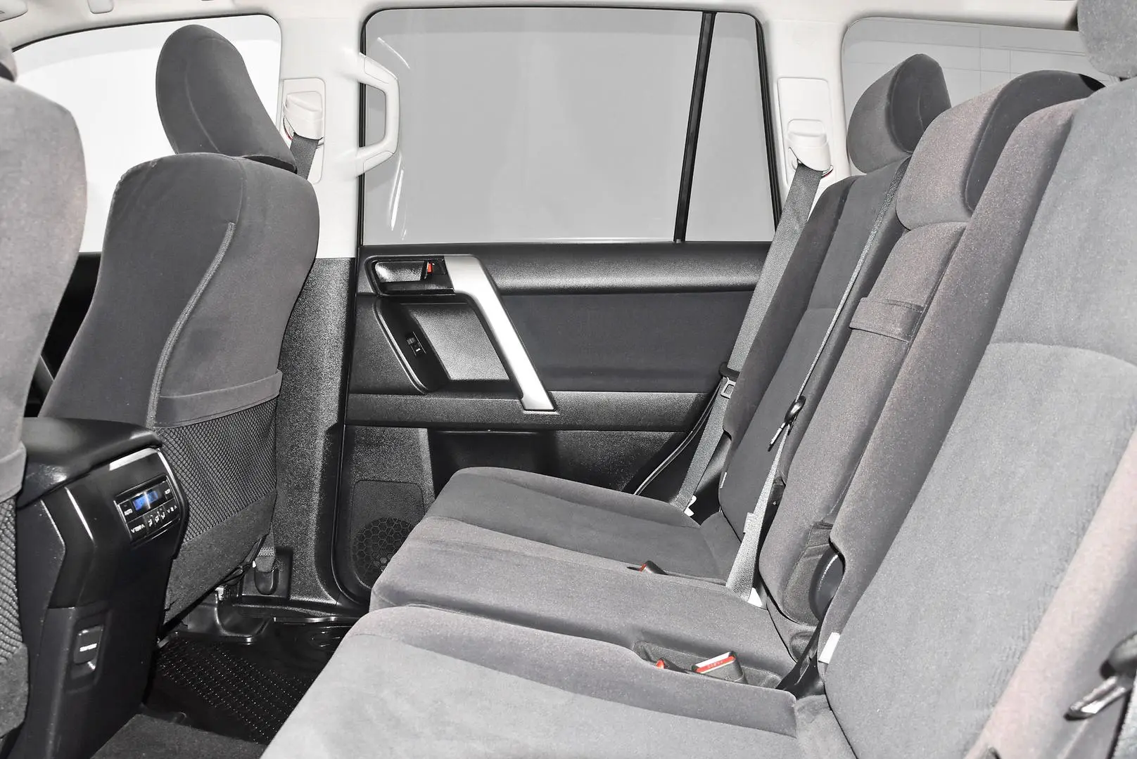 2023 Toyota Landcruiser Prado Gallery Image 17