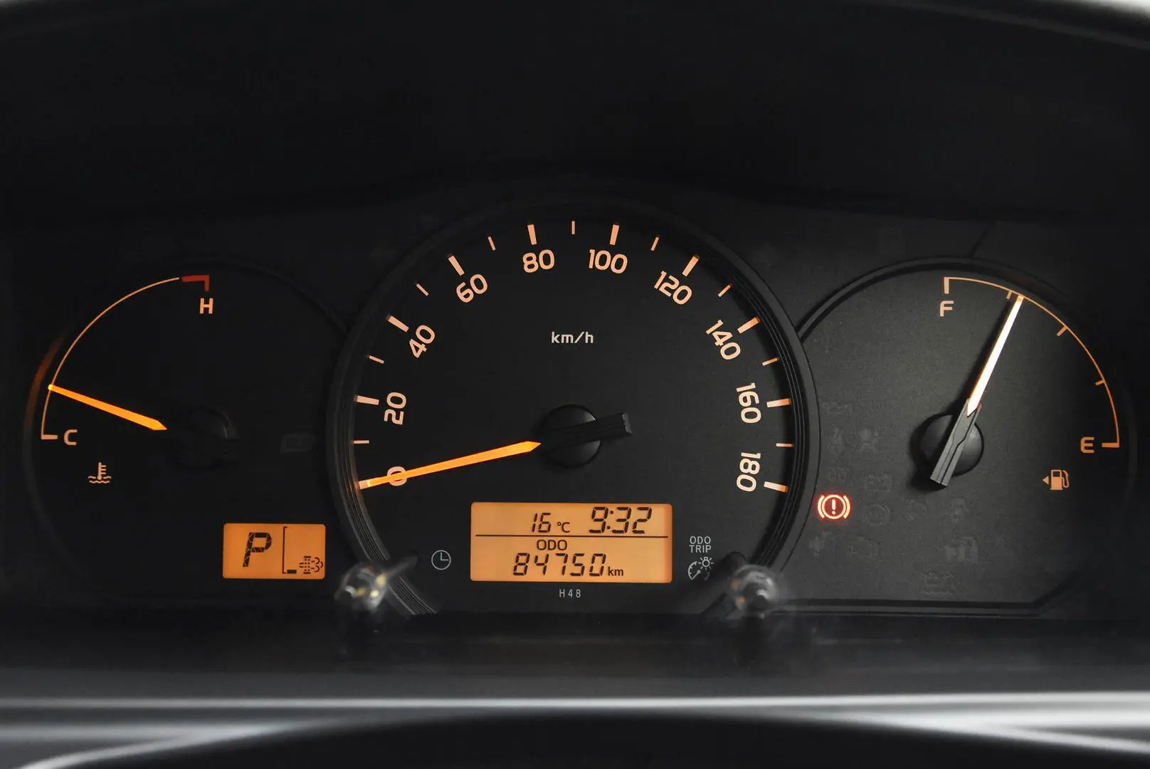 2017 Toyota Hiace Gallery Image 11