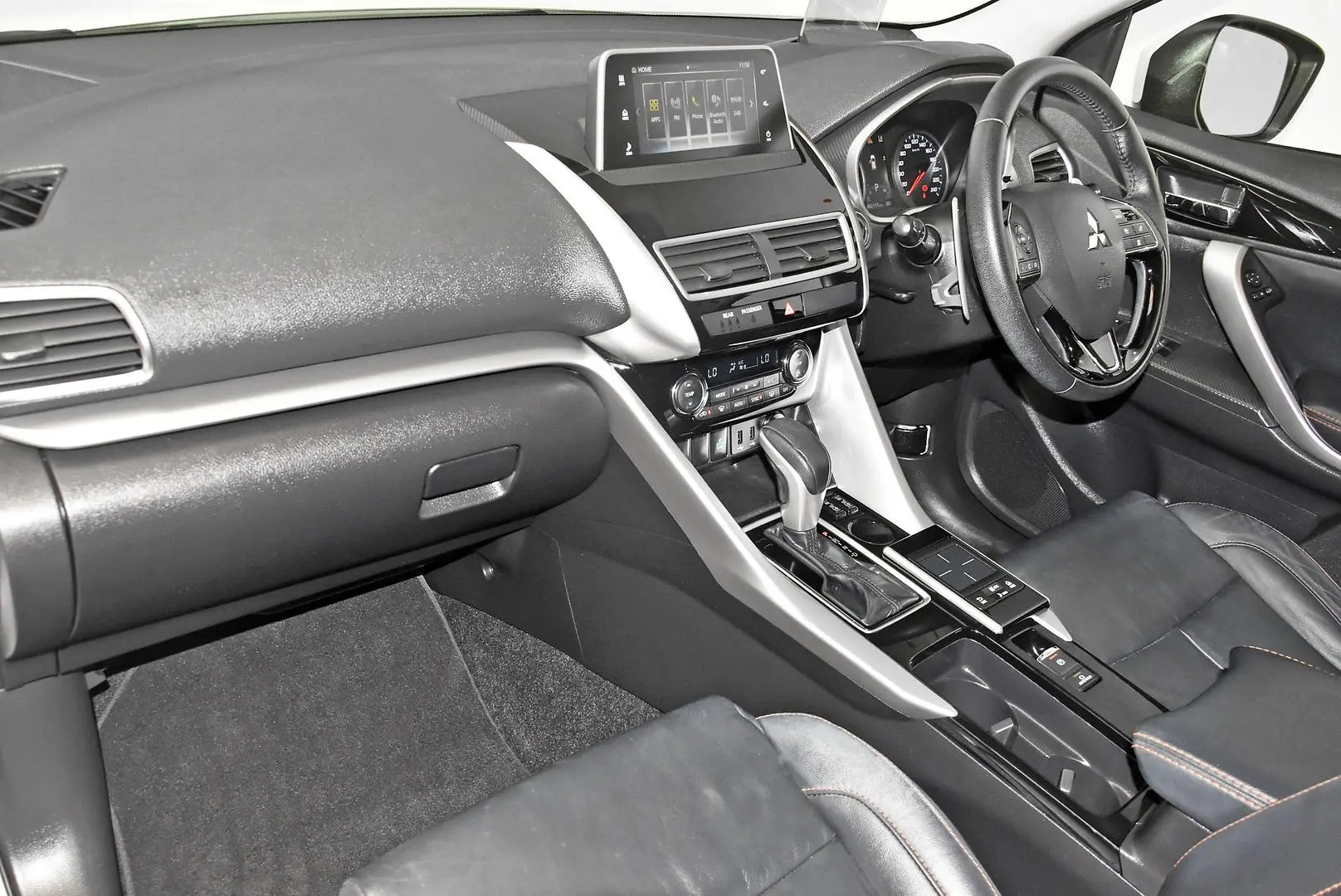 2018 Mitsubishi Eclipse Cross Gallery Image 16