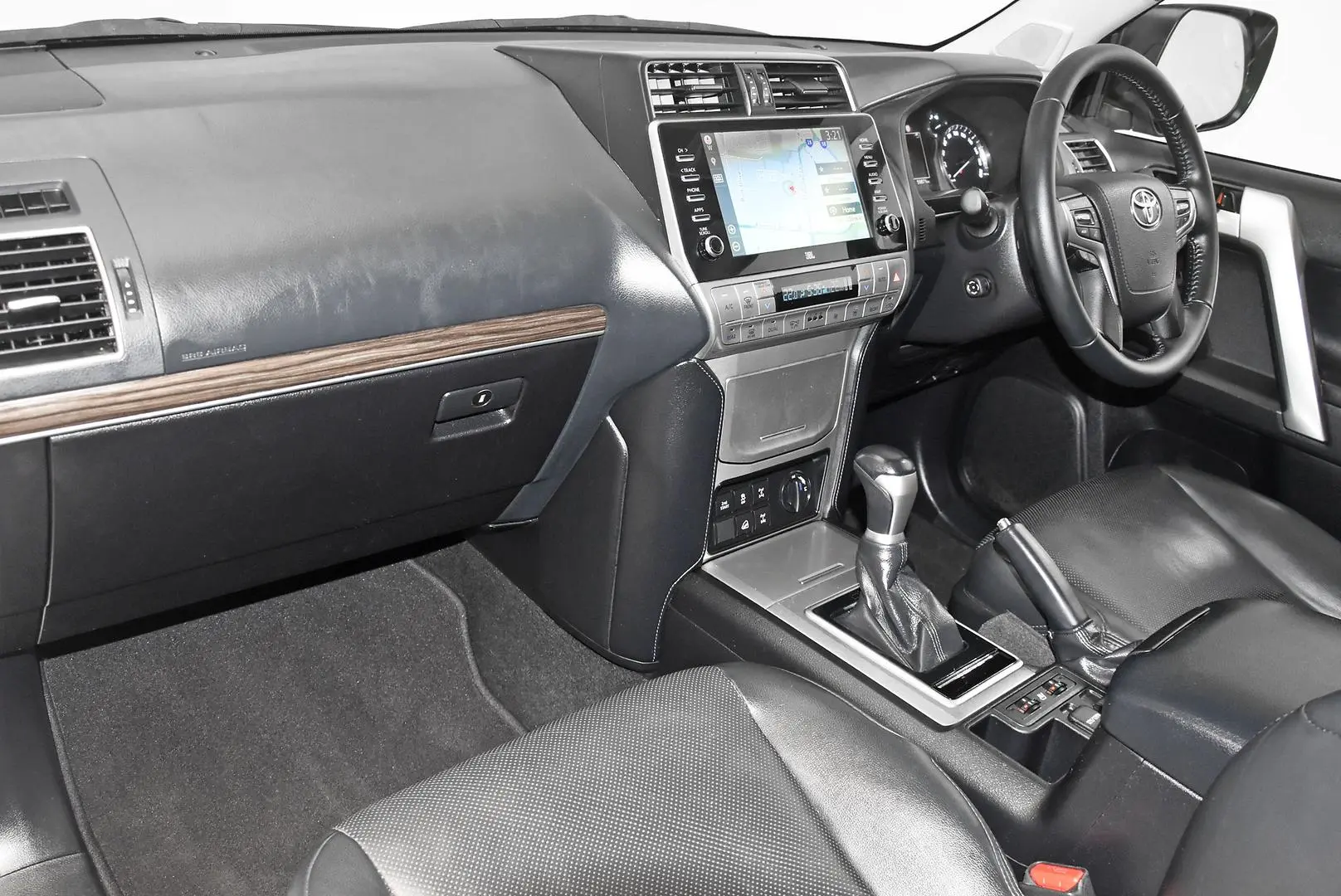 2020 Toyota Landcruiser Prado Gallery Image 16