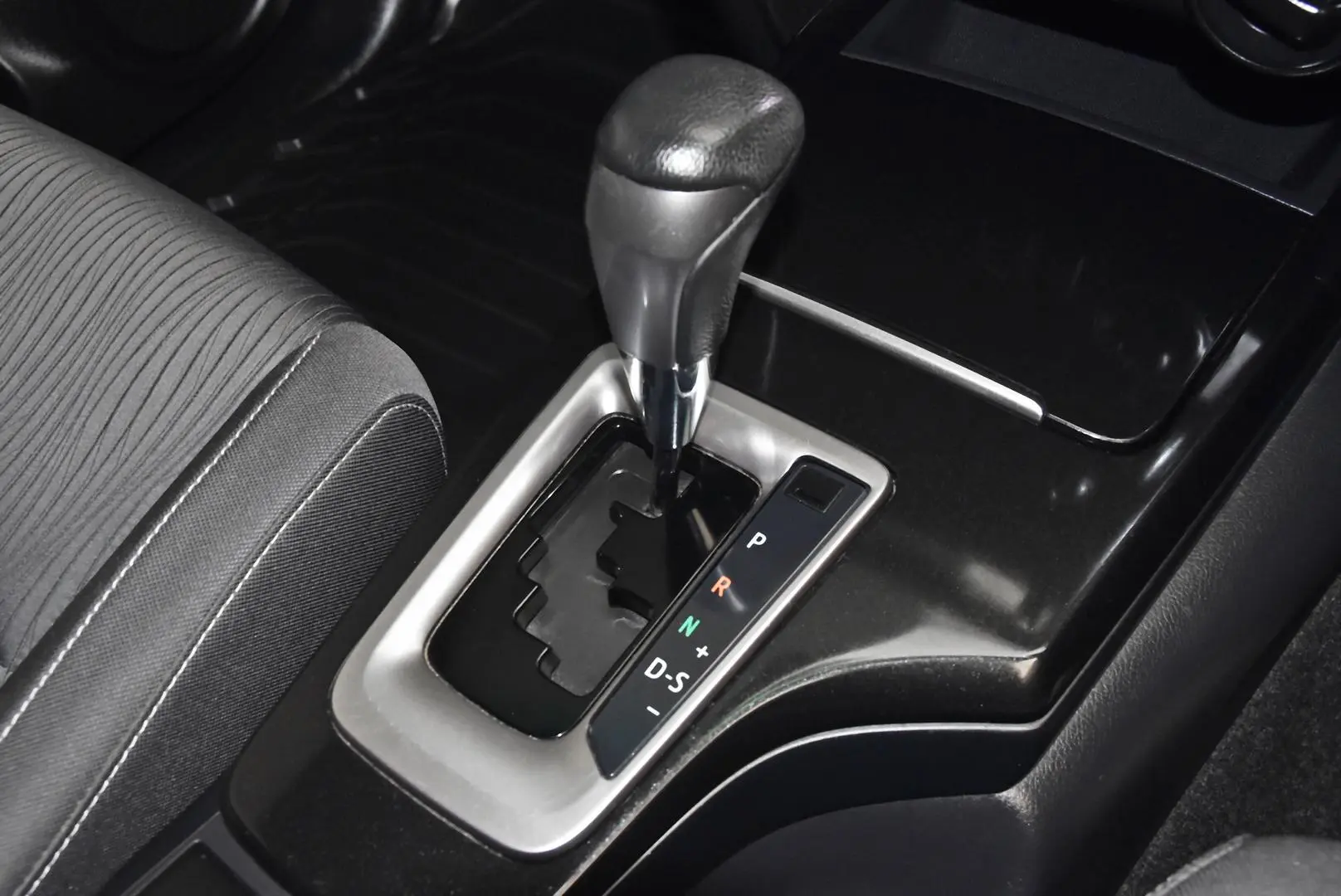 2022 Toyota Fortuner Gallery Image 12