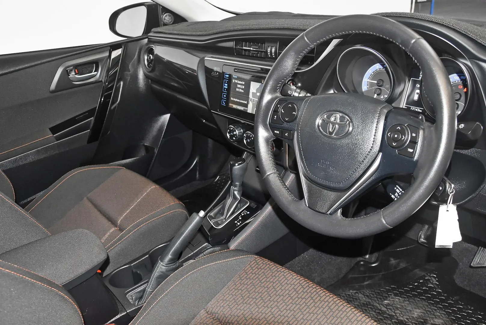 2016 Toyota Corolla Gallery Image 8