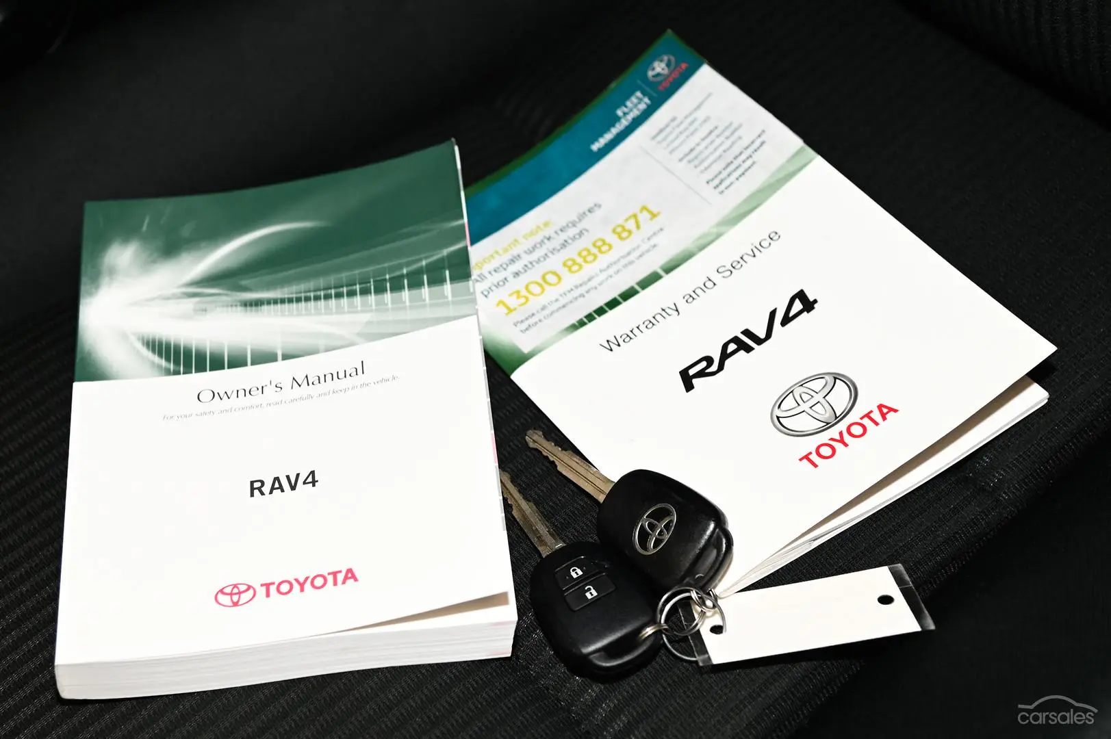 2018 Toyota RAV4 Image 19