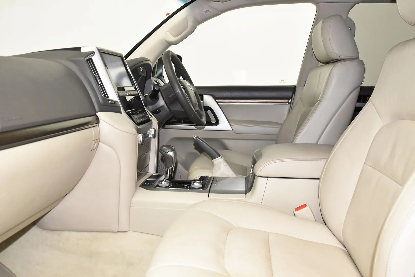 2019 Toyota Landcruiser Gallery Image 16