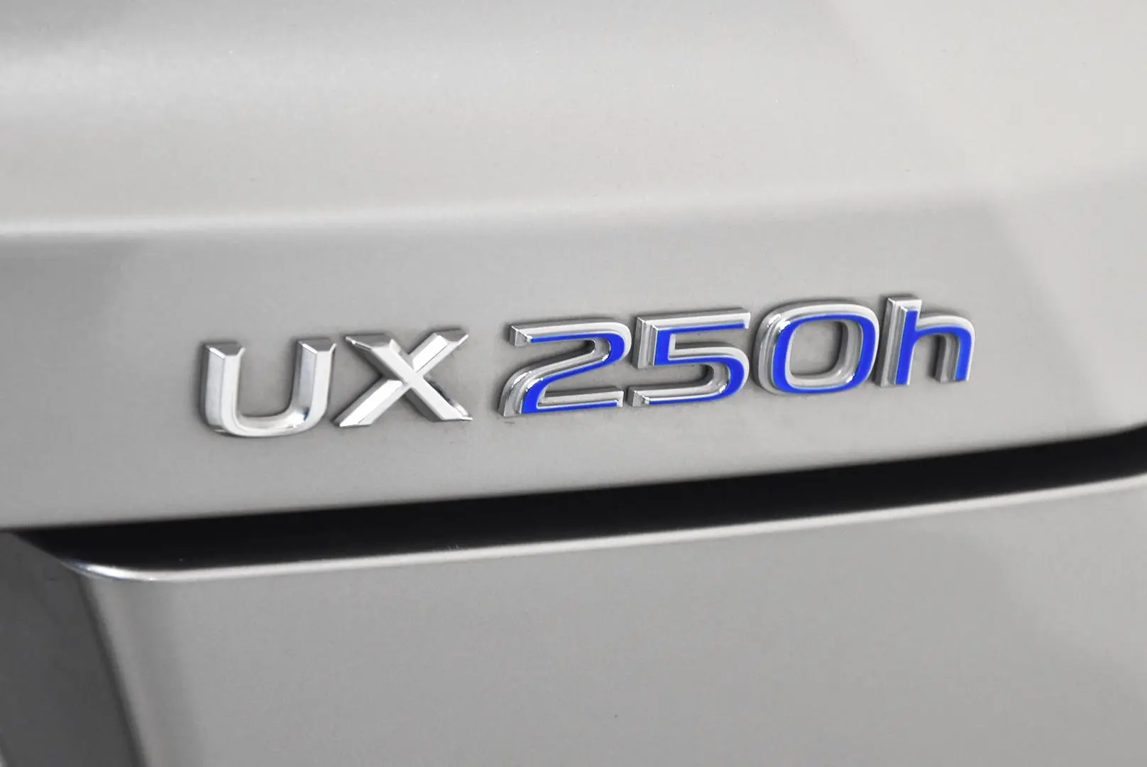 2019 Lexus UX Gallery Image 7