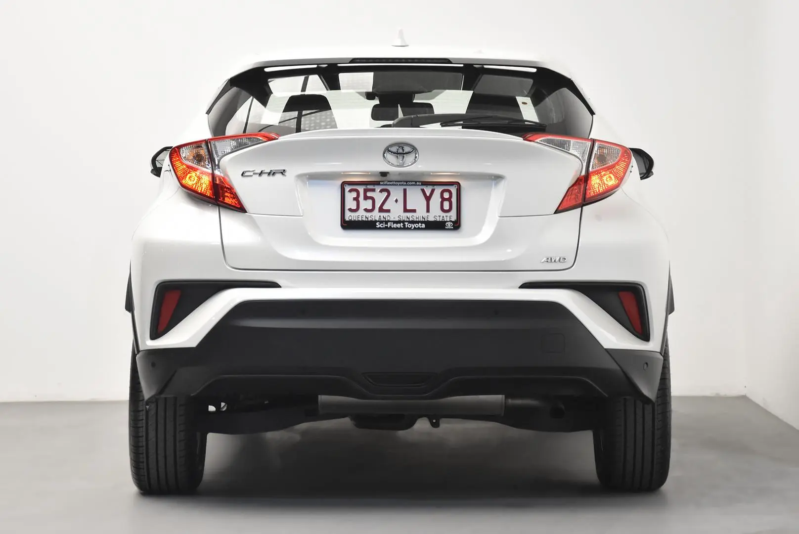 2019 Toyota C-HR Gallery Image 6