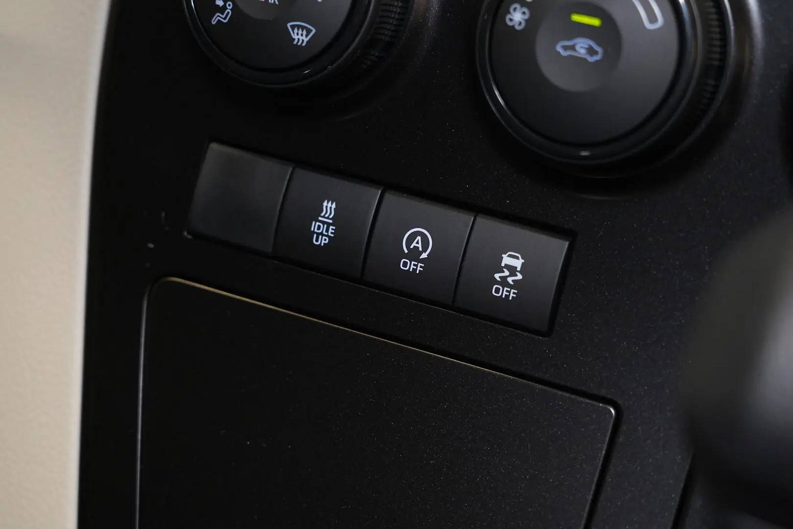 2025 Toyota Hiace Gallery Image 16