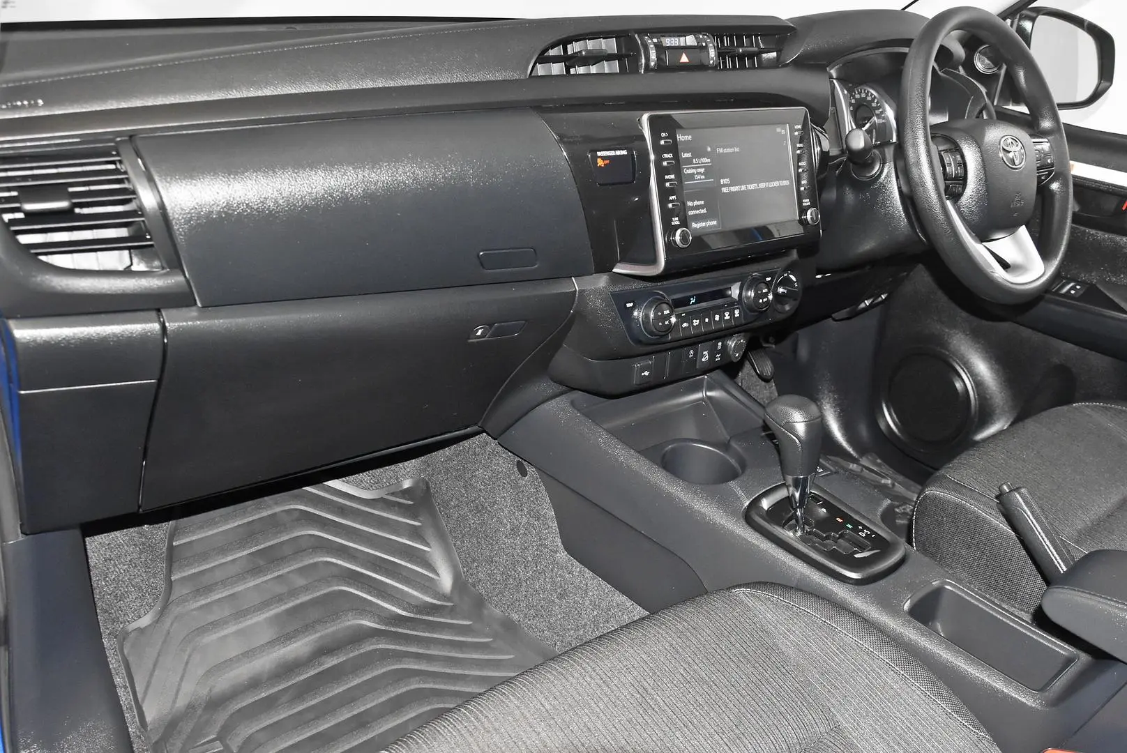 2024 Toyota Hilux Gallery Image 17