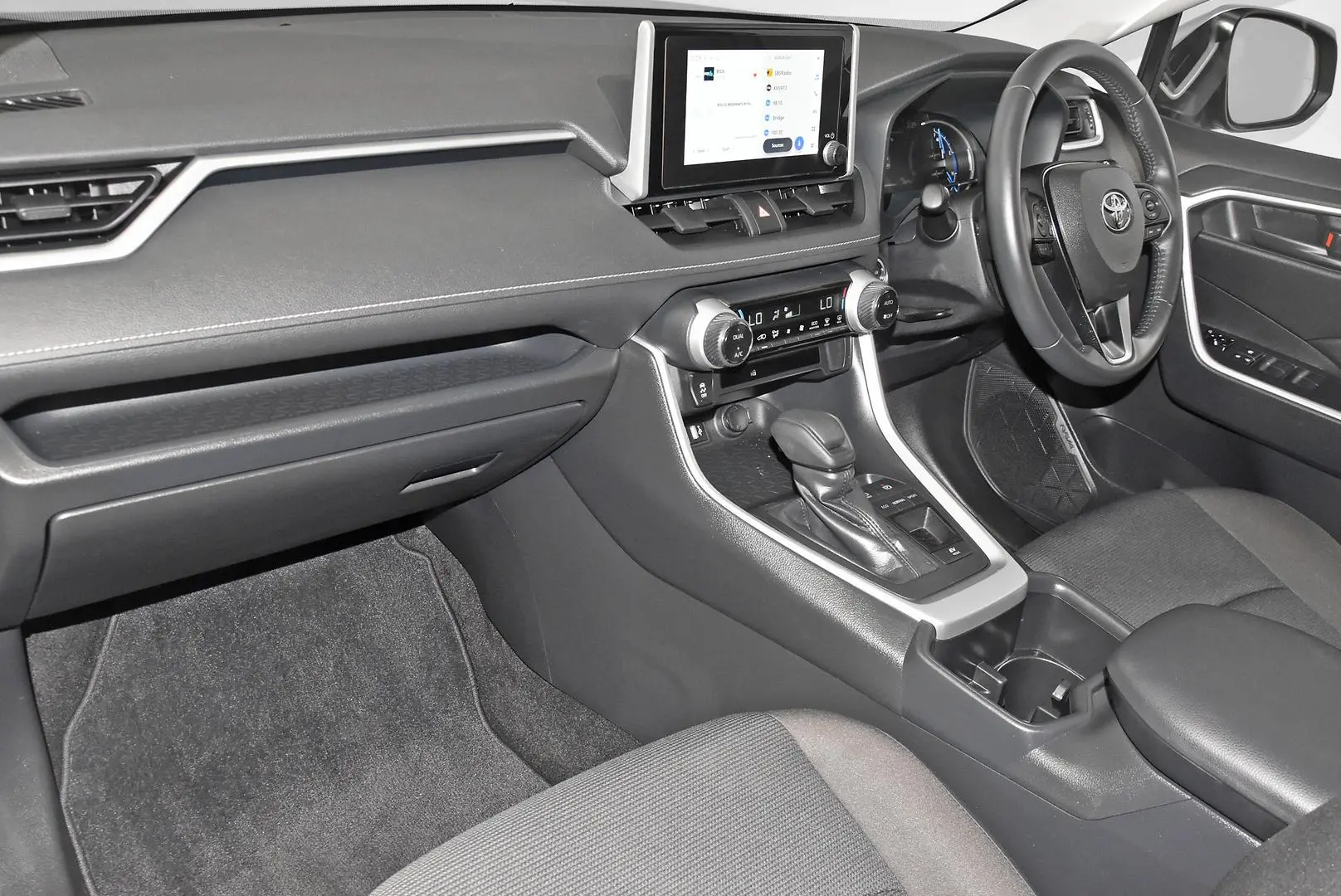 2024 Toyota RAV4 Gallery Image 17