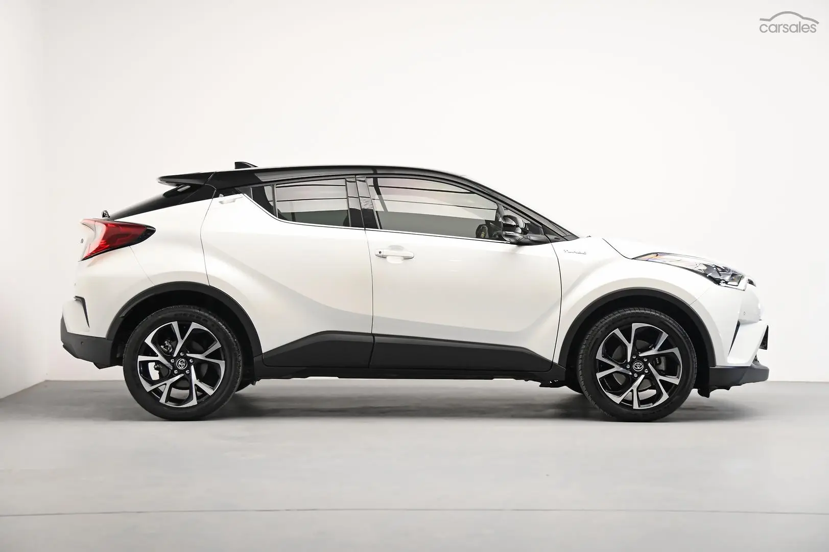 2018 Toyota C-HR Image 3