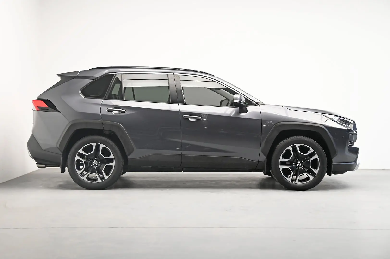 2021 Toyota Rav4 Gallery Image 3