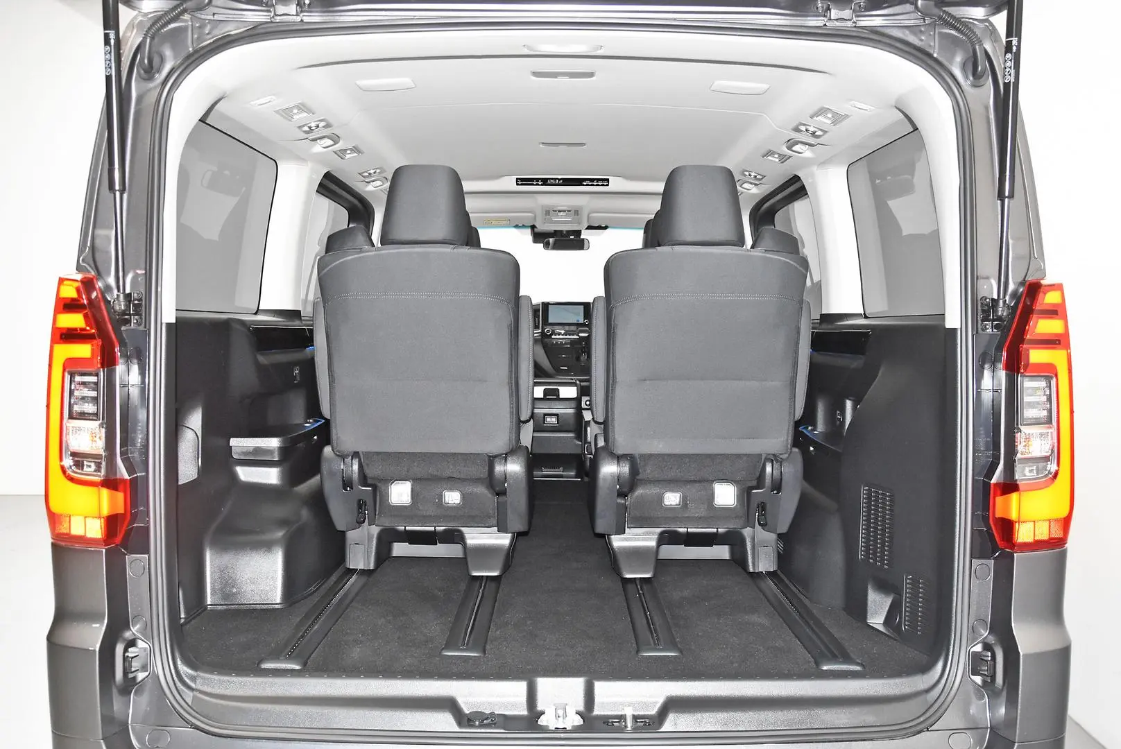 2024 Toyota Granvia Gallery Image 21