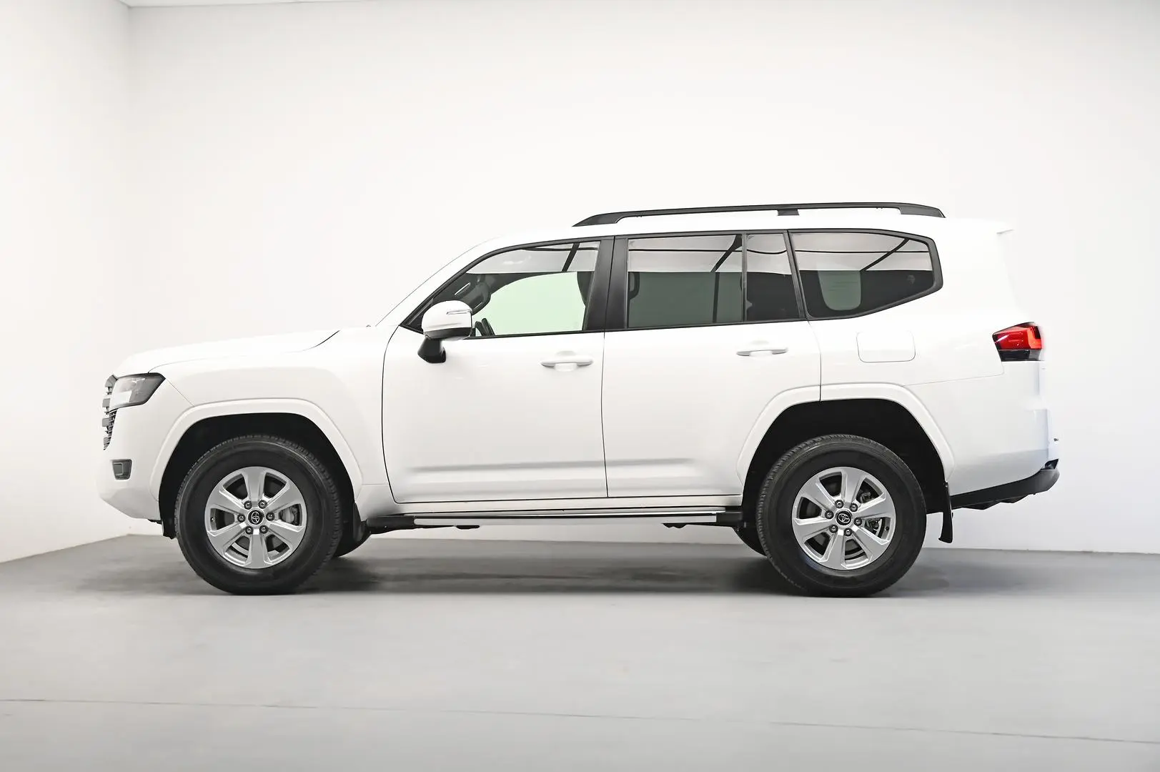 2023 Toyota Landcruiser Gallery Image 4