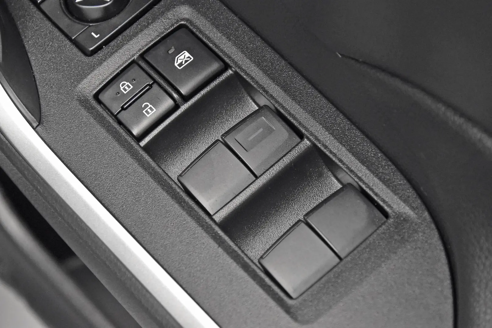 2024 Toyota RAV4 Gallery Image 10