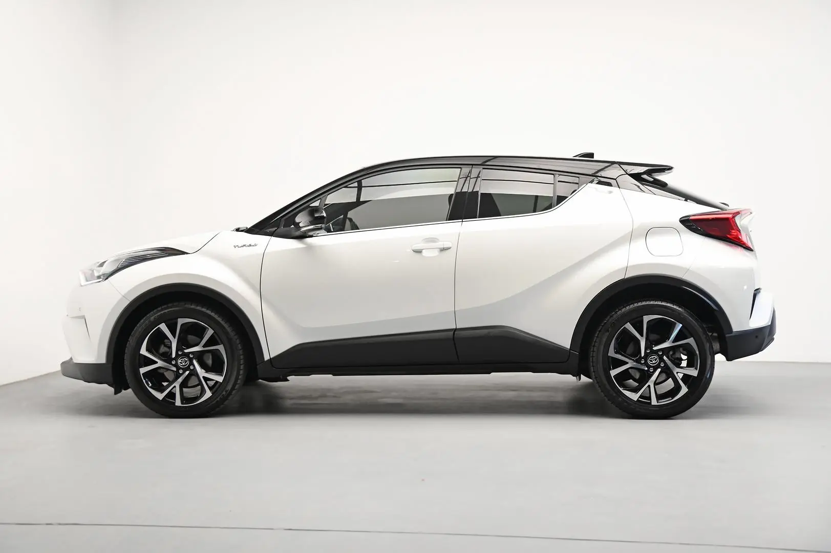 2018 Toyota C-HR Image 4