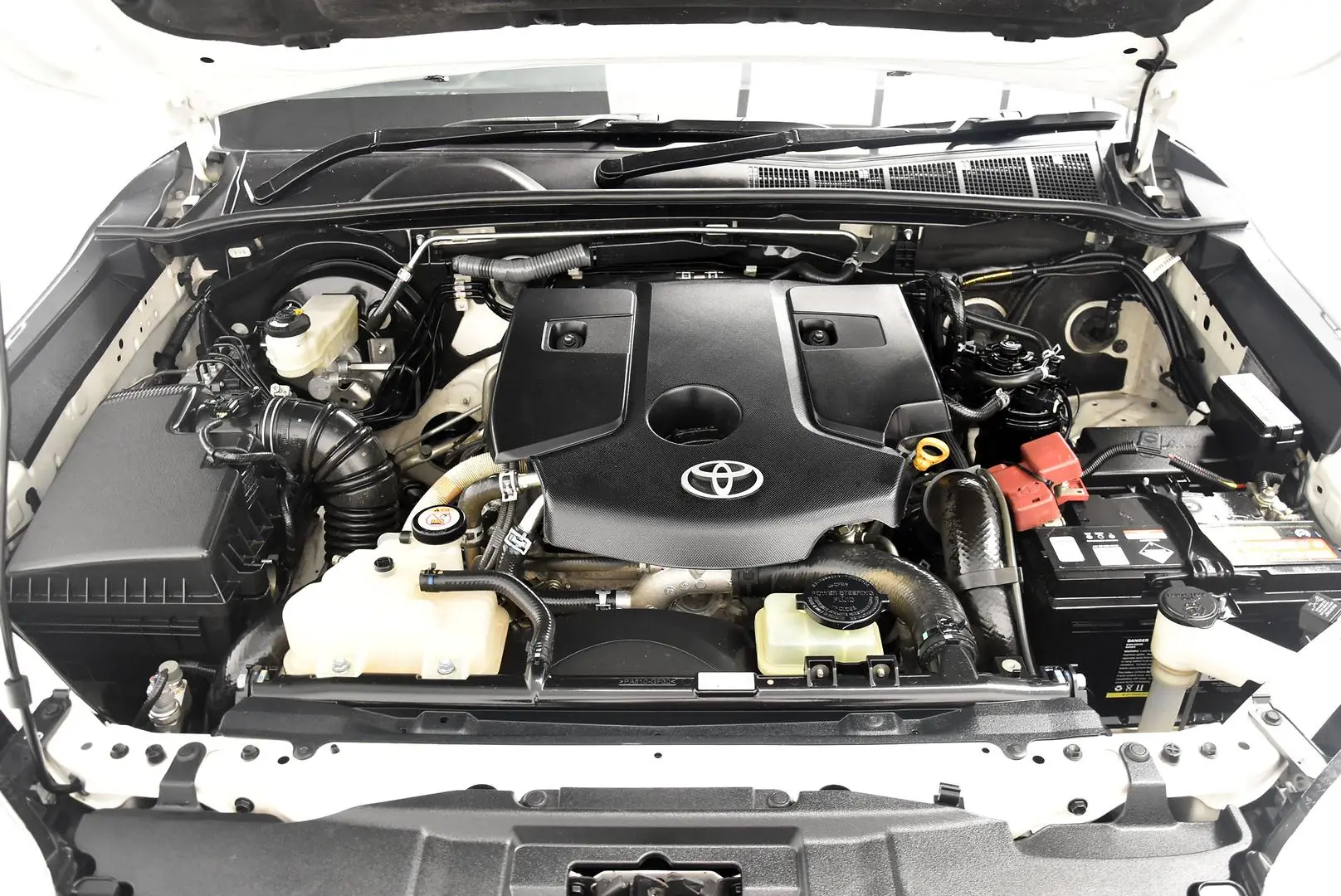 2020 Toyota Hilux Gallery Image 21