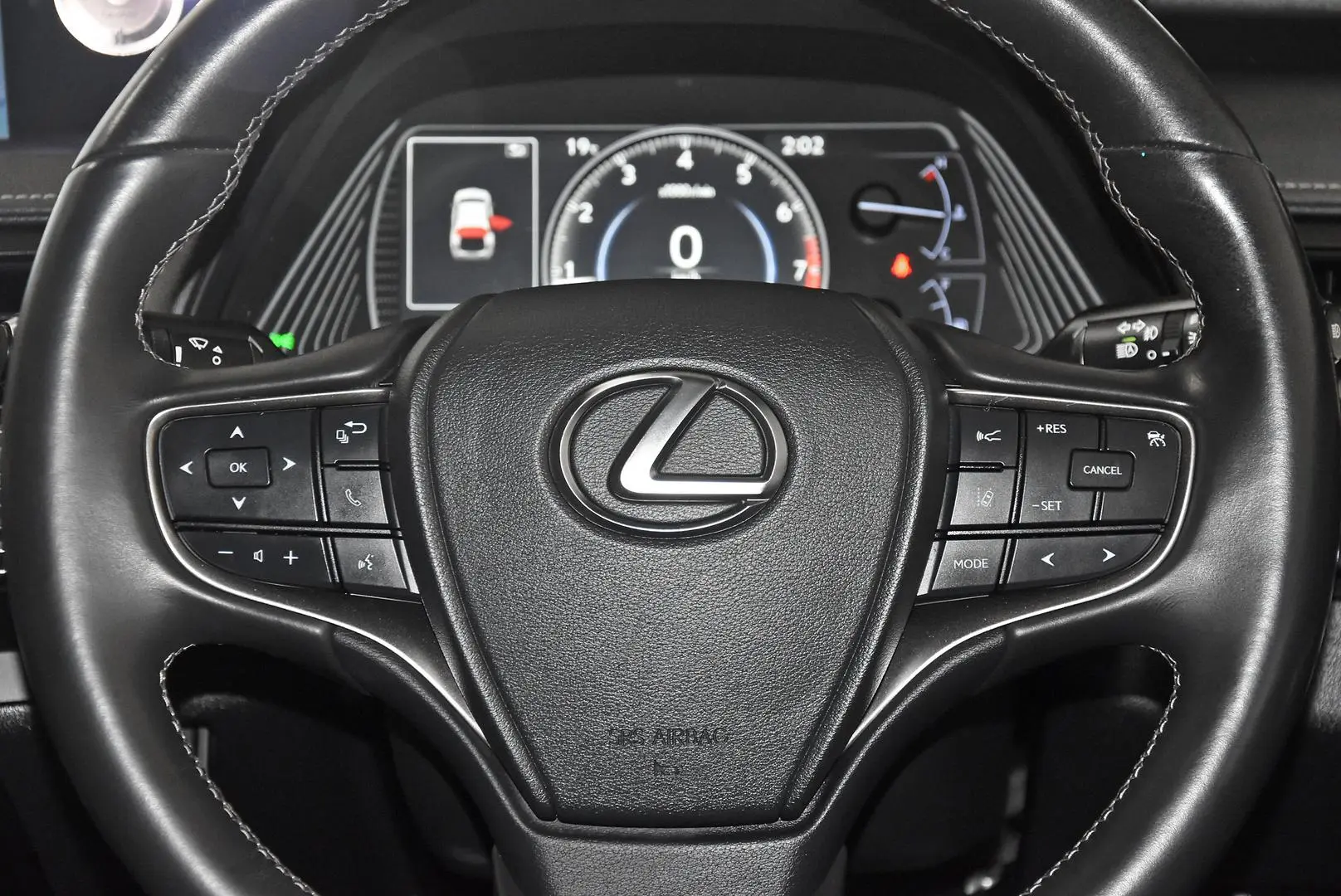 2019 Lexus UX Gallery Image 15