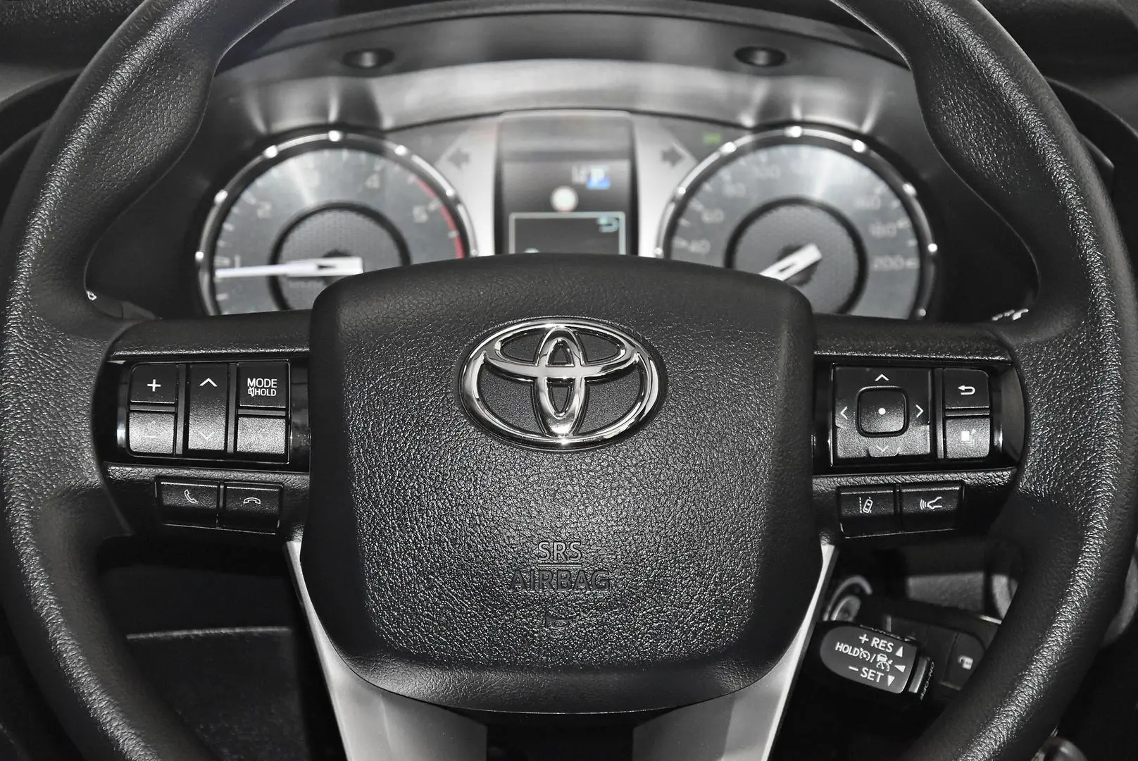 2025 Toyota Hilux Gallery Image 15